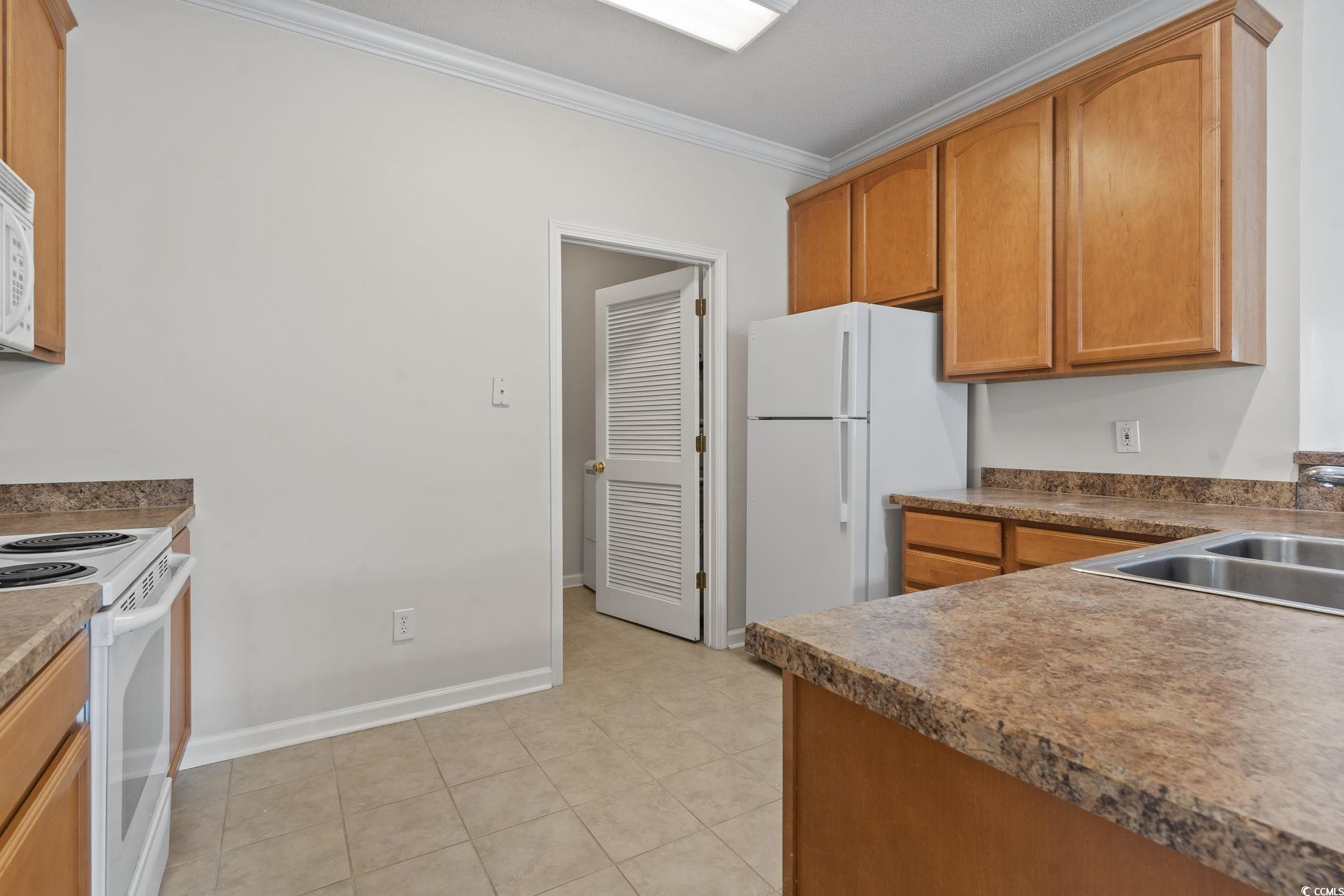 5810 Longwood Dr. Property Photo 13