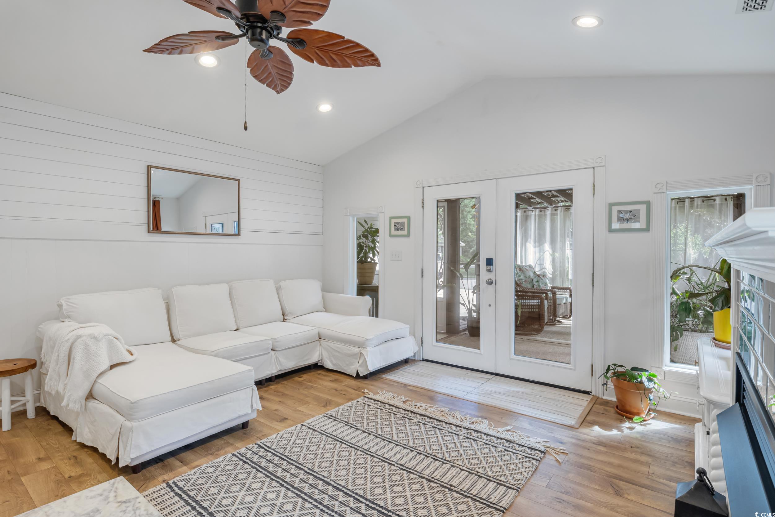 6646 Cinnamon Fern Ln. Property Photo 8