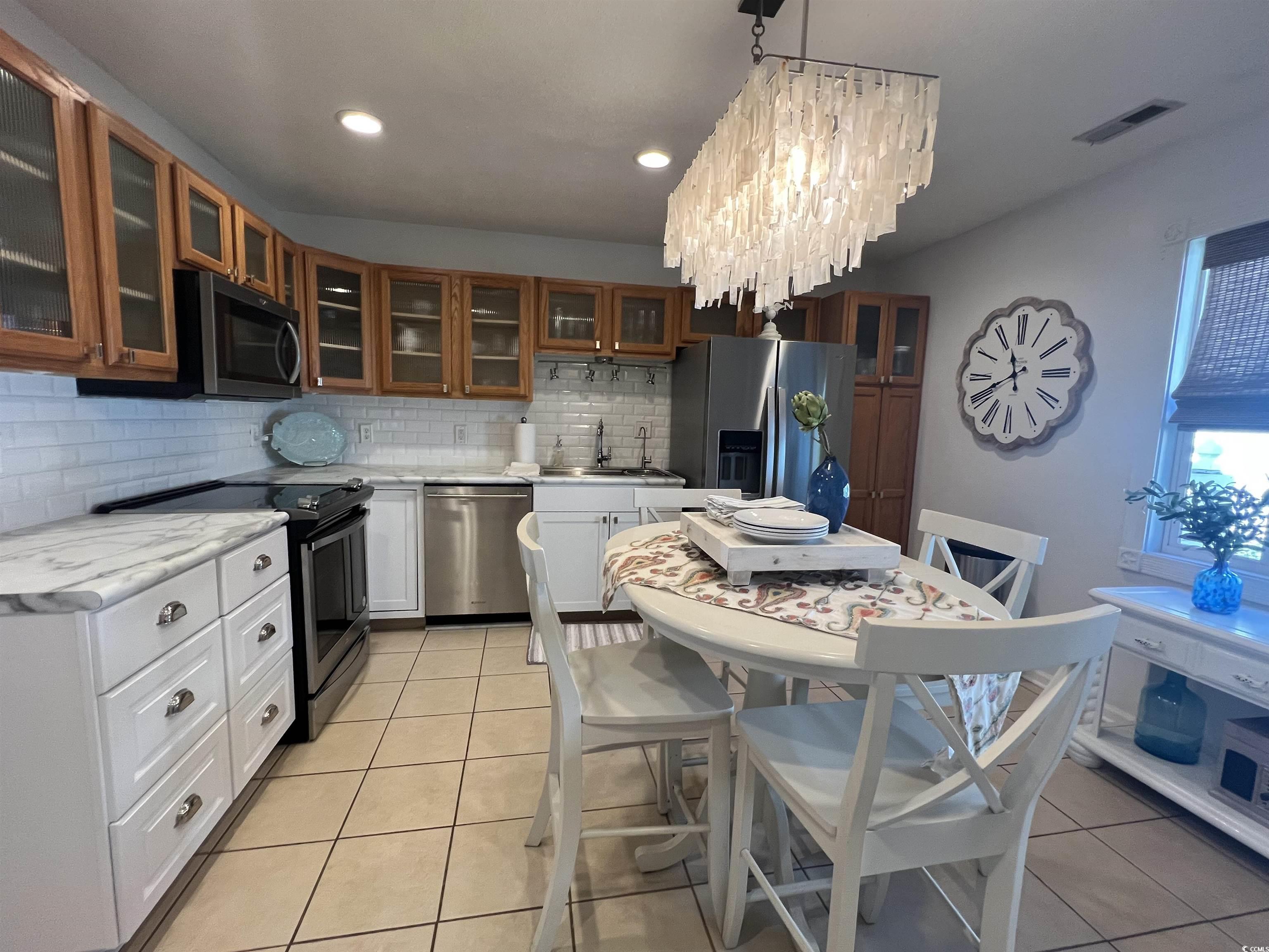 6646 Cinnamon Fern Ln. Property Photo 9