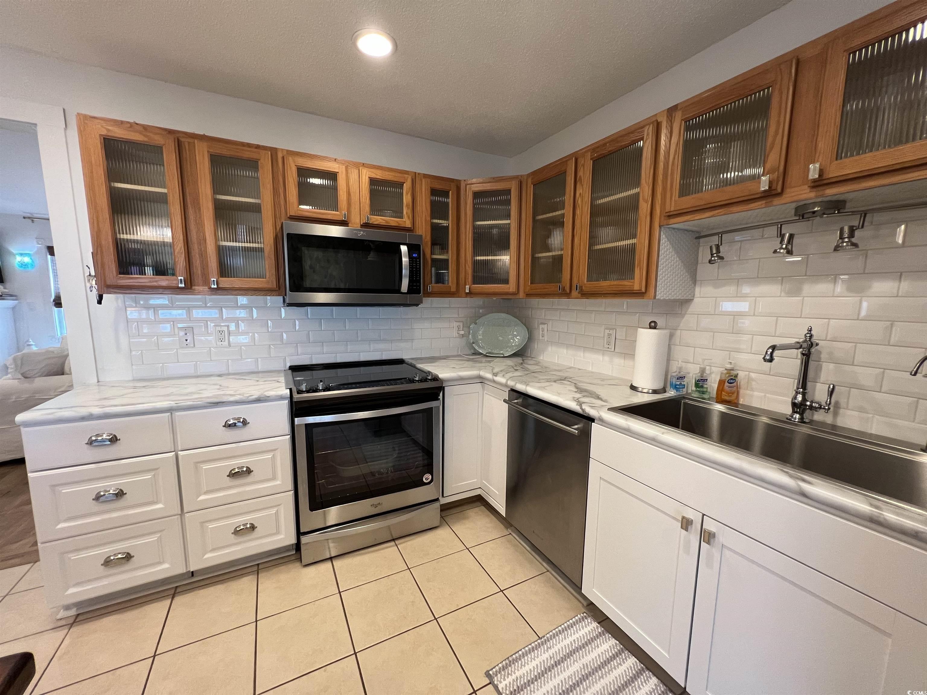 6646 Cinnamon Fern Ln. Property Photo 12