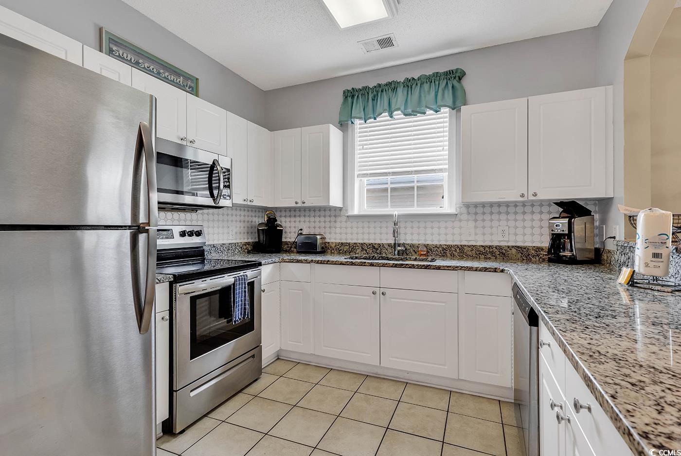 5825 Catalina Dr. Property Photo 3