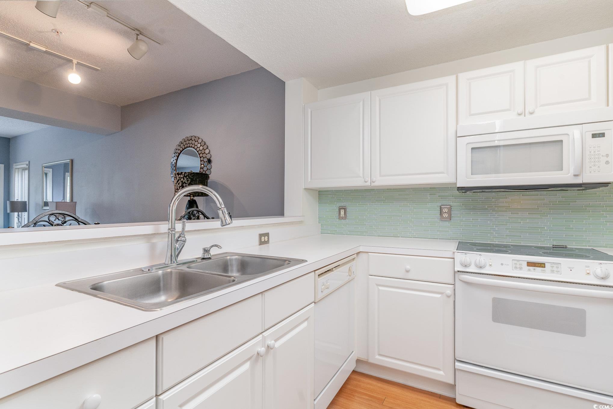 1551 Spinnaker Dr. Property Photo 6