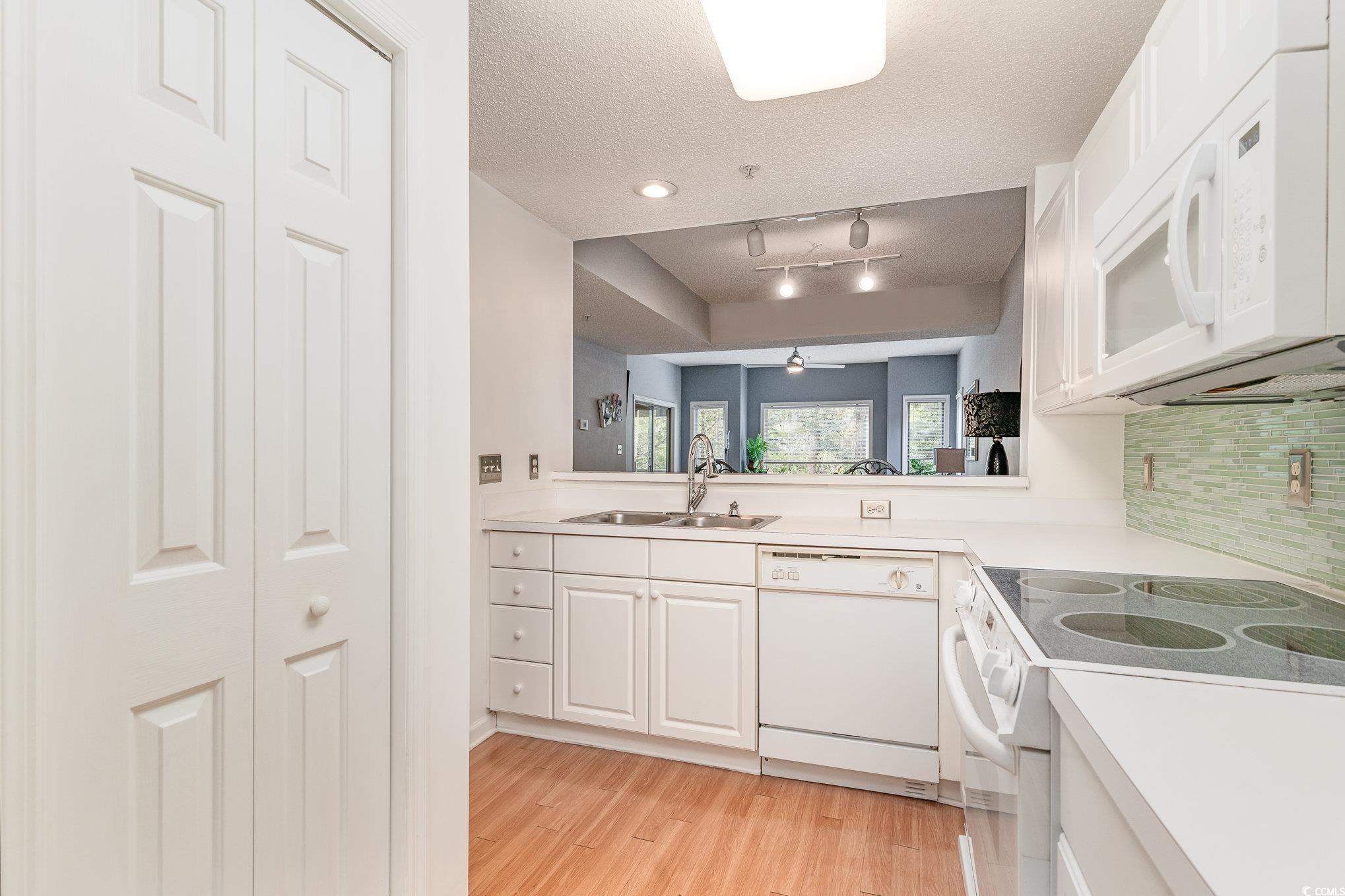1551 Spinnaker Dr. Property Photo 8