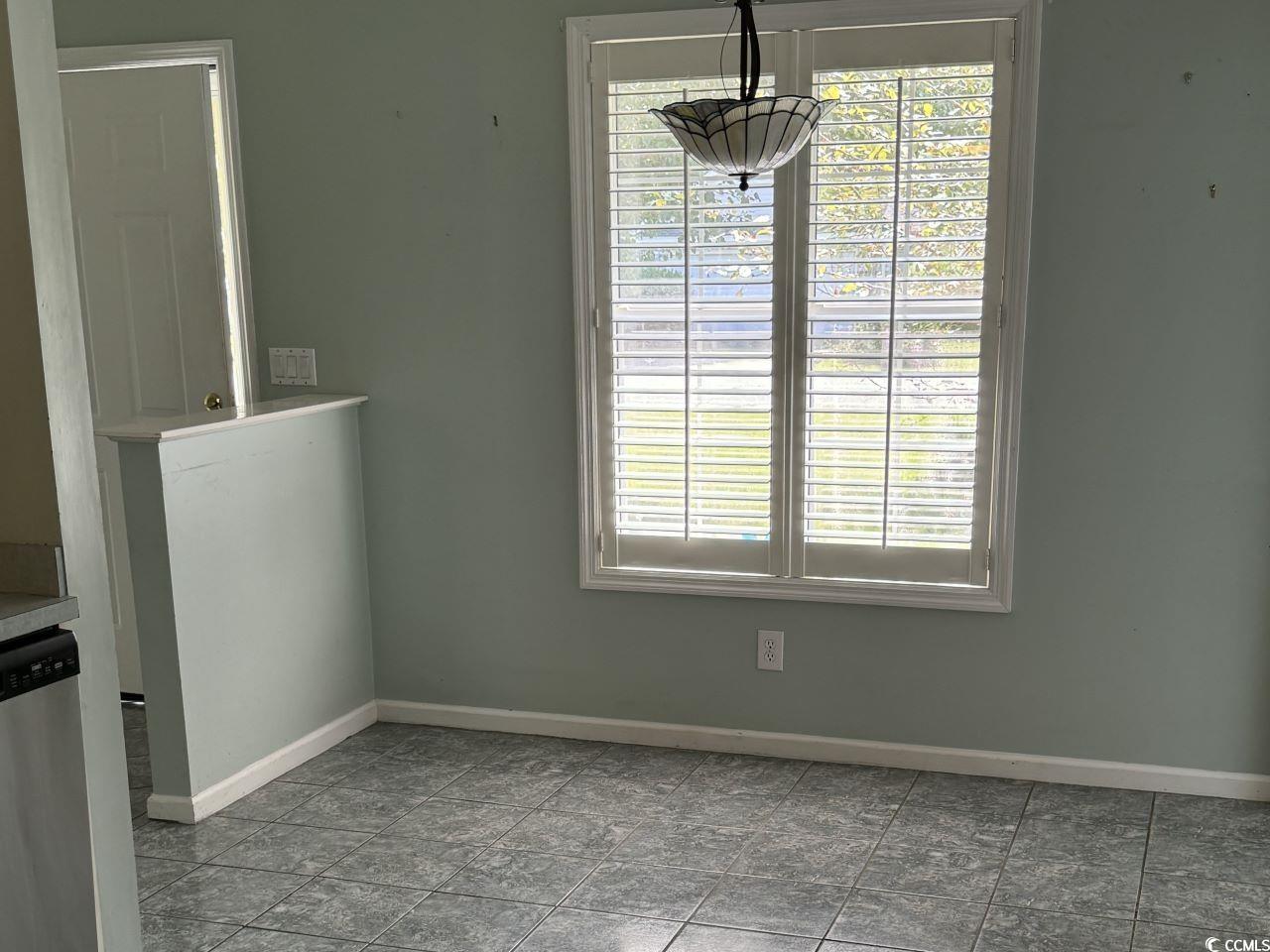 176 King George Rd. Property Photo 2