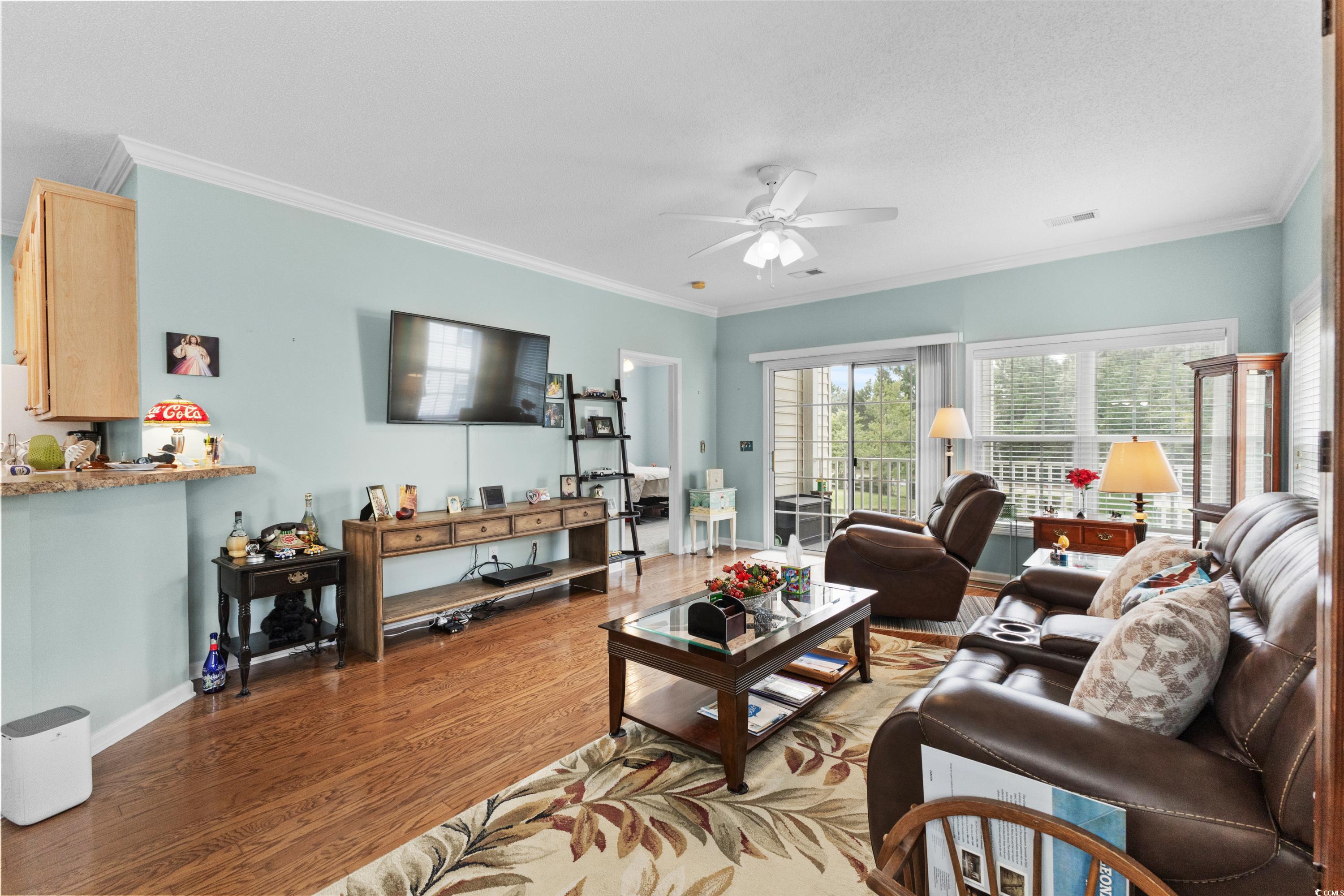 5882 Longwood Dr. Property Photo 6