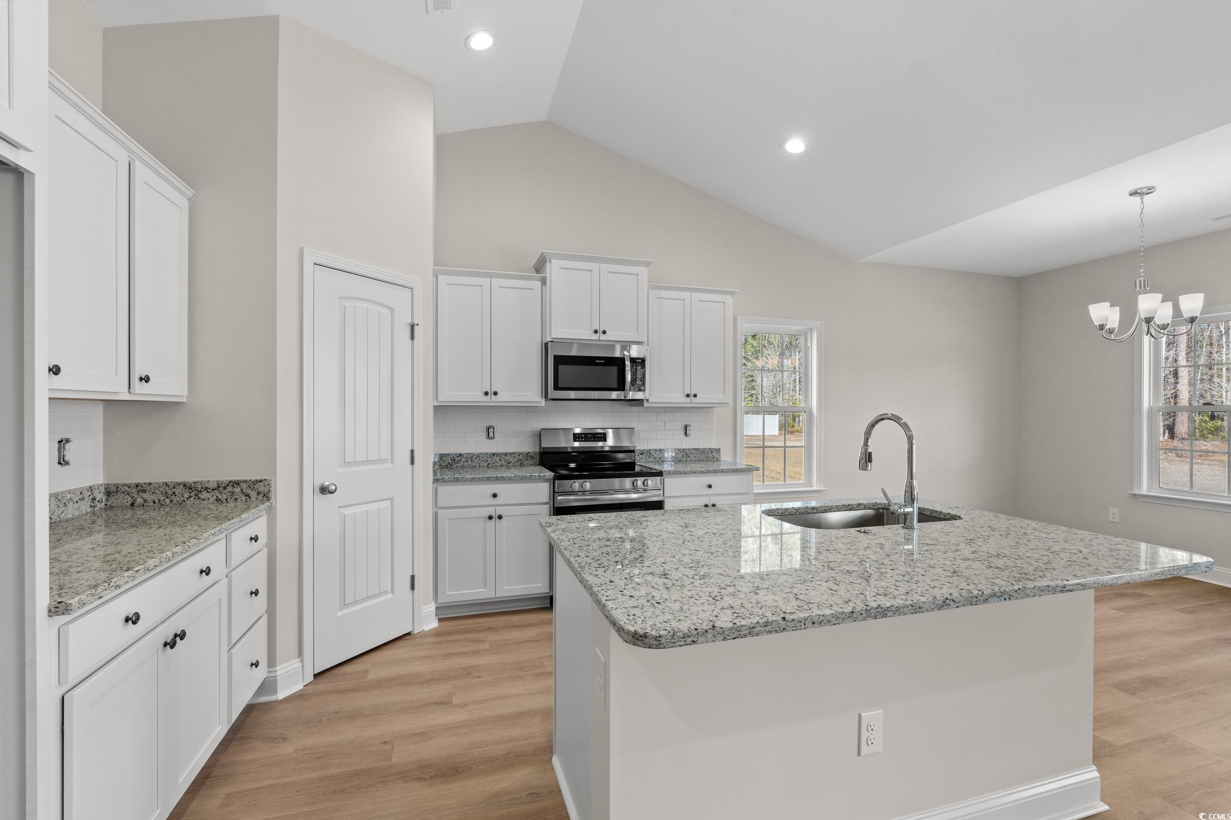 6025 Flossie Rd. Property Photo 6