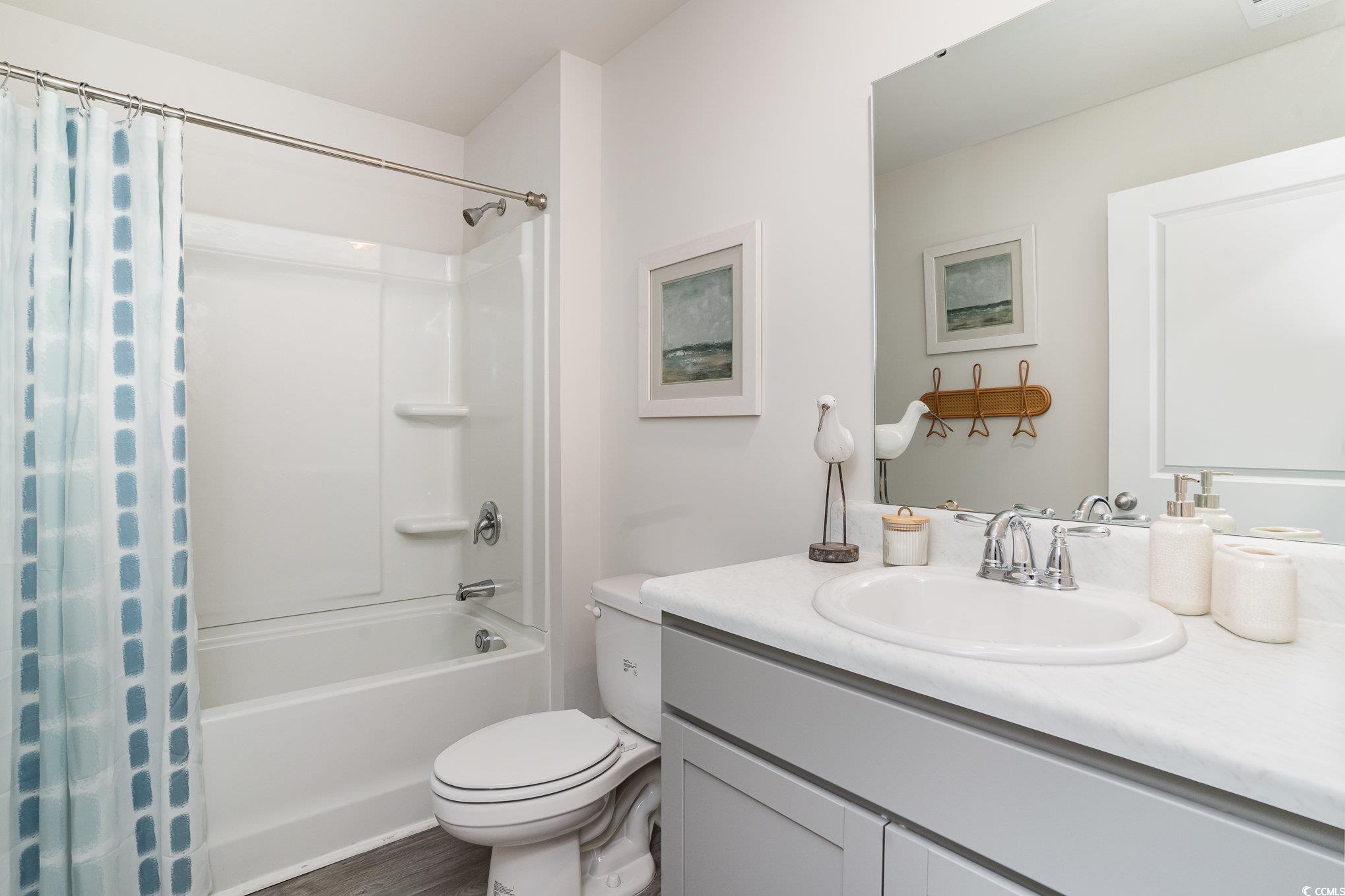 4573 East Coast Ln. Property Photo 5