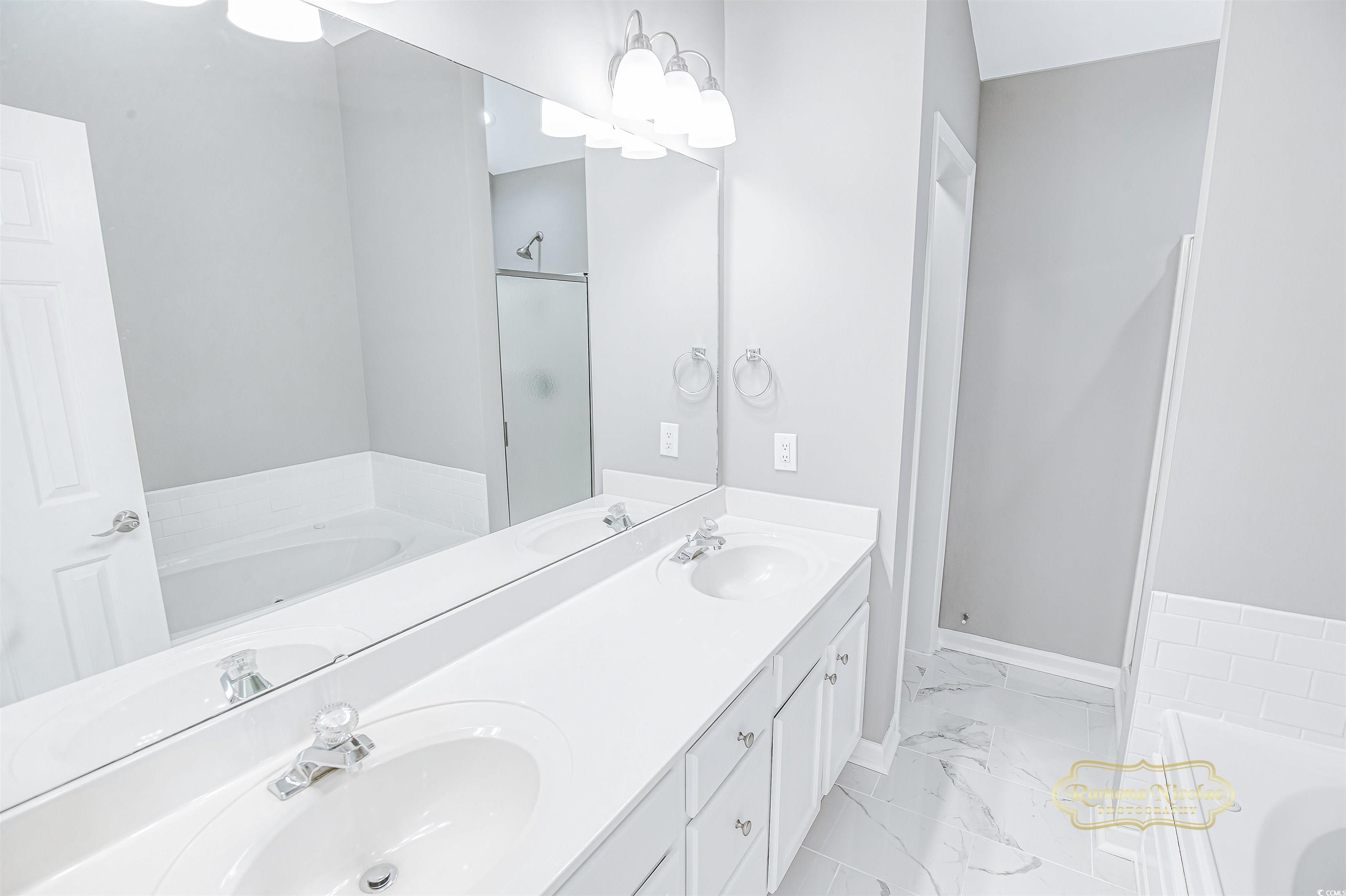 629 Slash Pine Ct. Property Photo 17