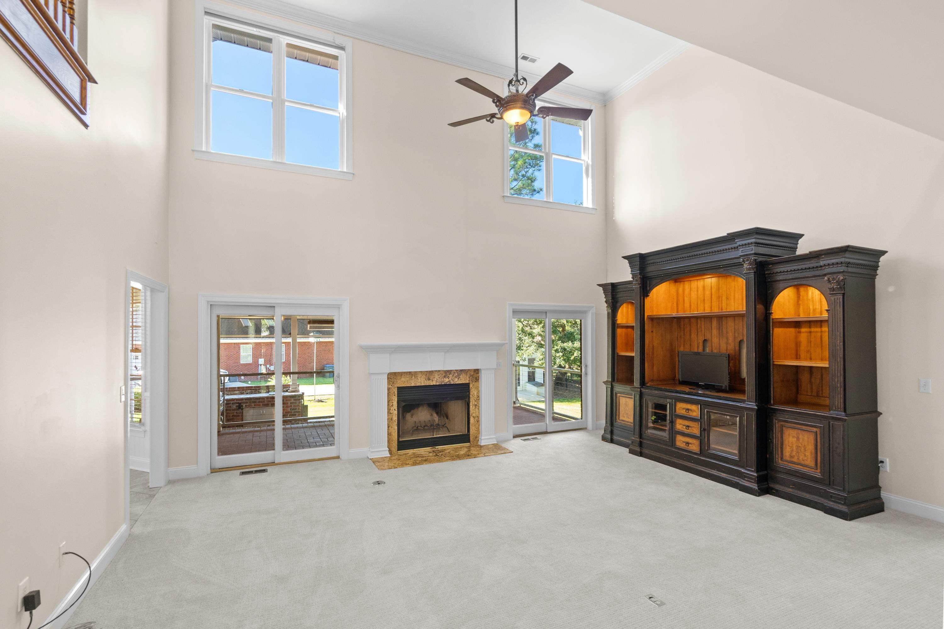9325 Cove Dr. Property Photo 4