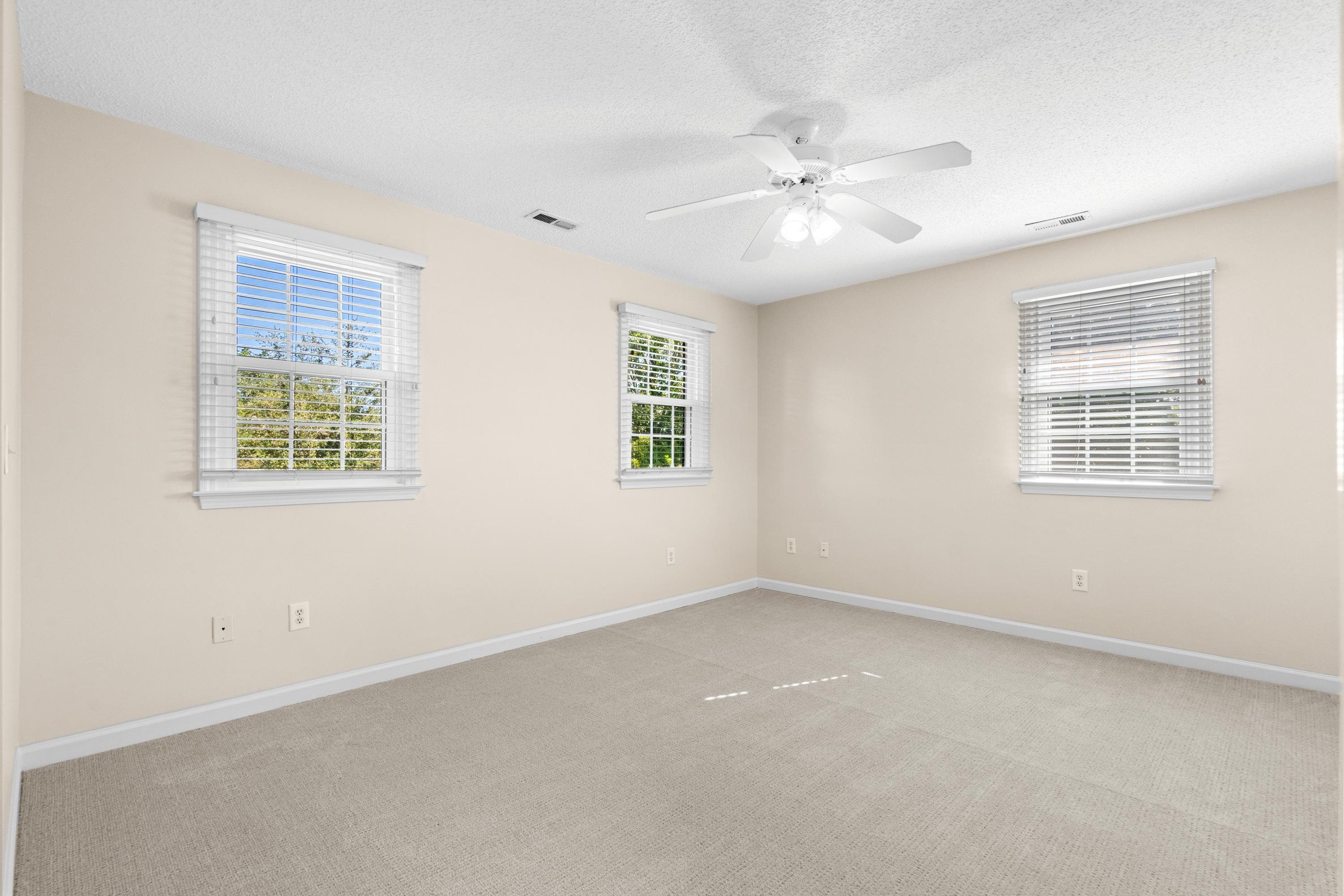 9325 Cove Dr. Property Photo 8