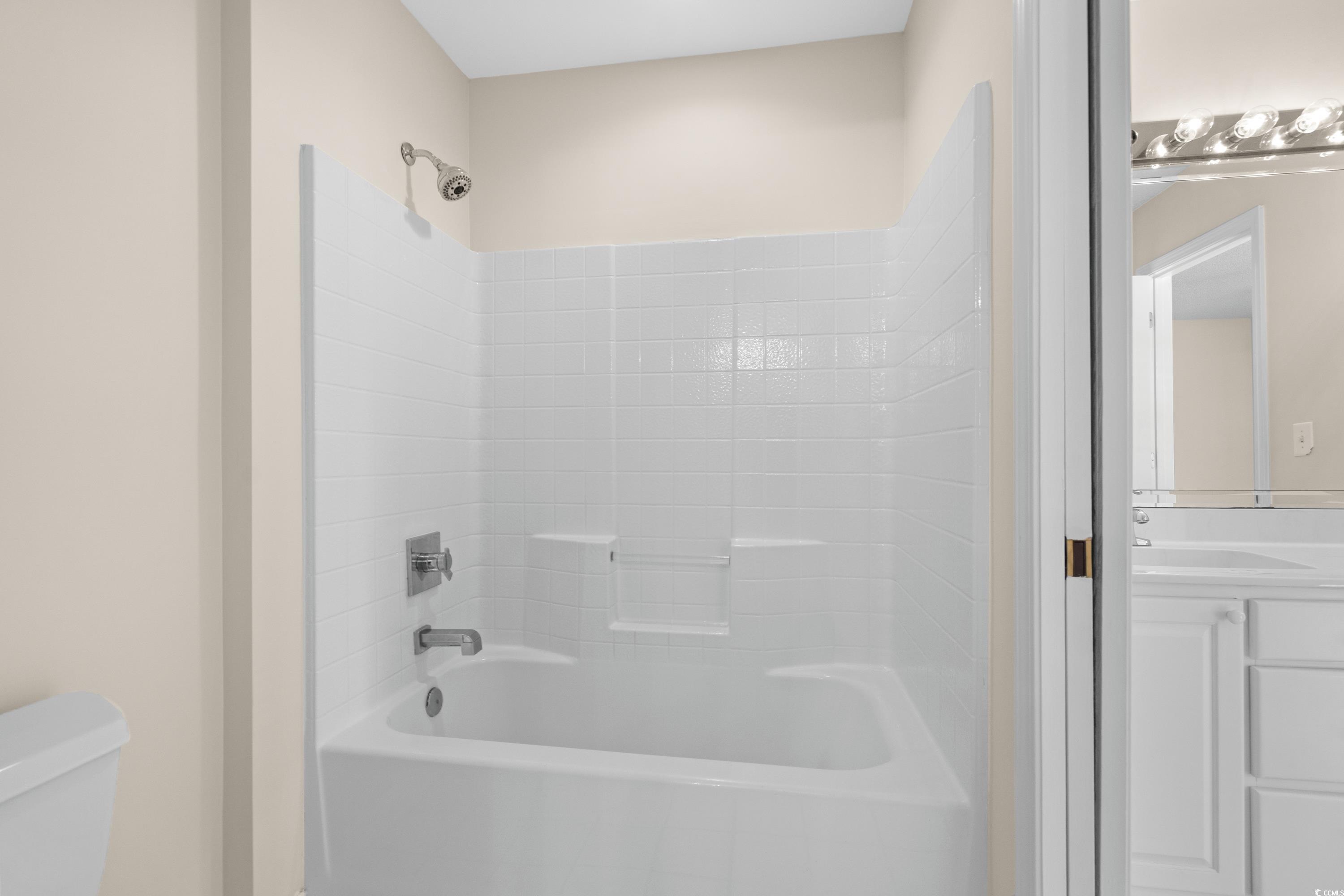 9325 Cove Dr. Property Photo 16