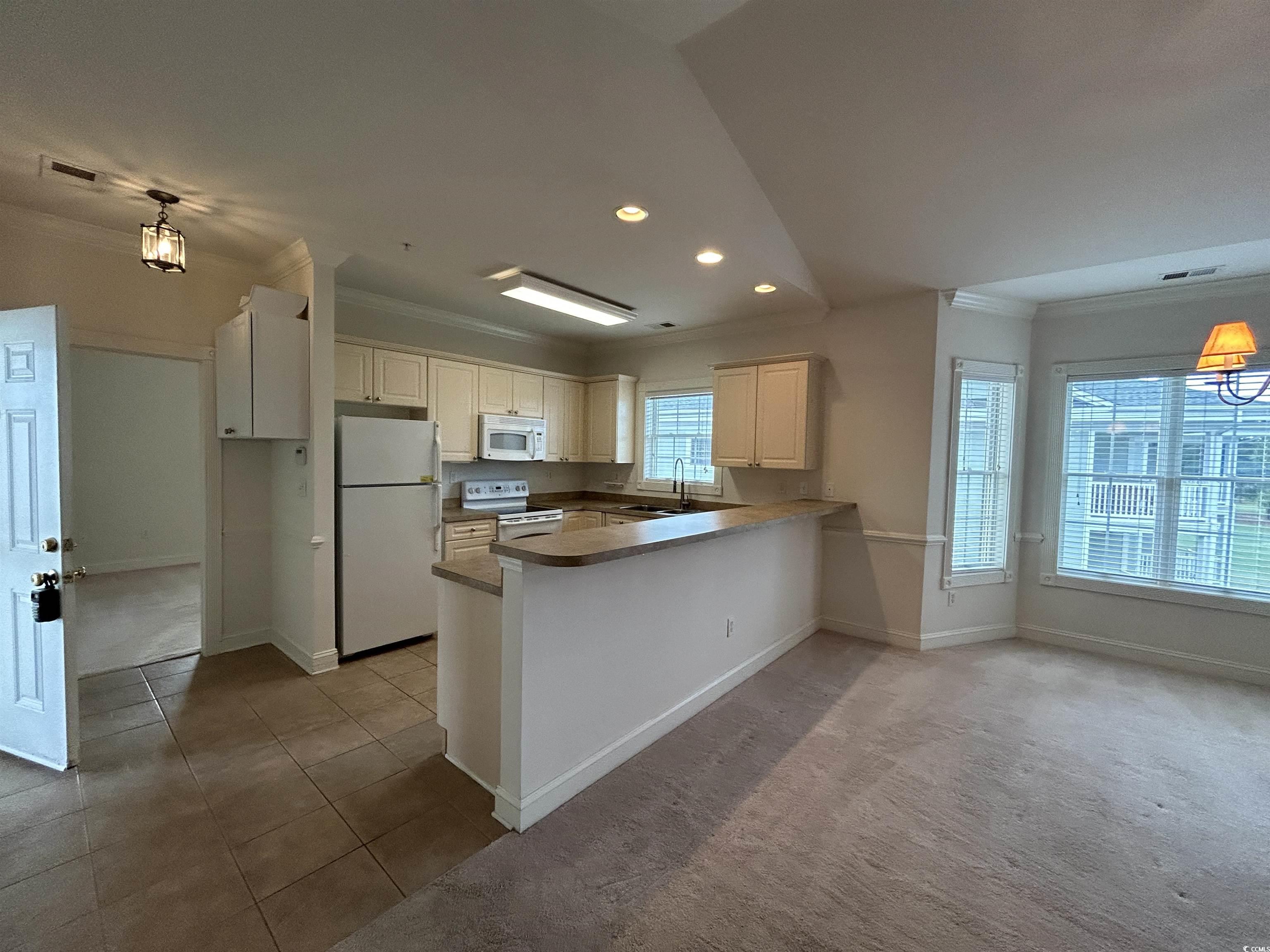 4870 Luster Leaf Circle Property Photo 3