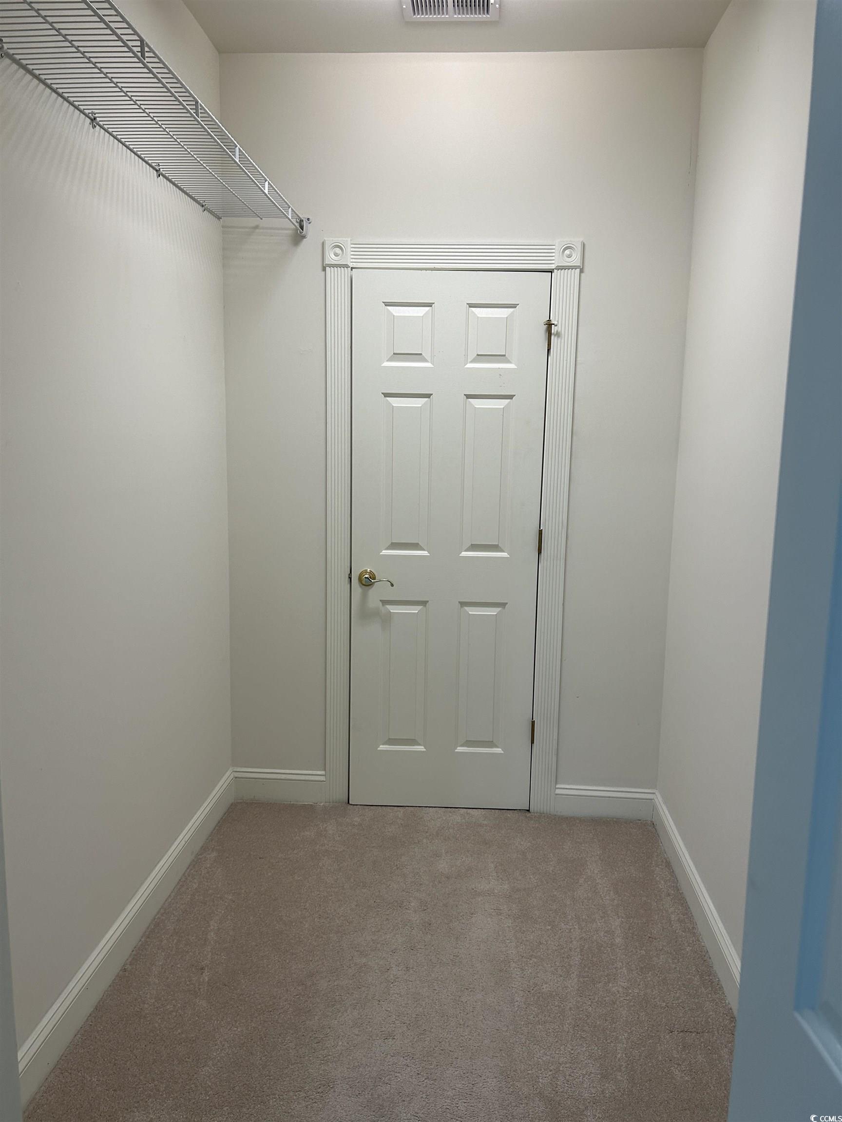 4870 Luster Leaf Circle Property Photo 15