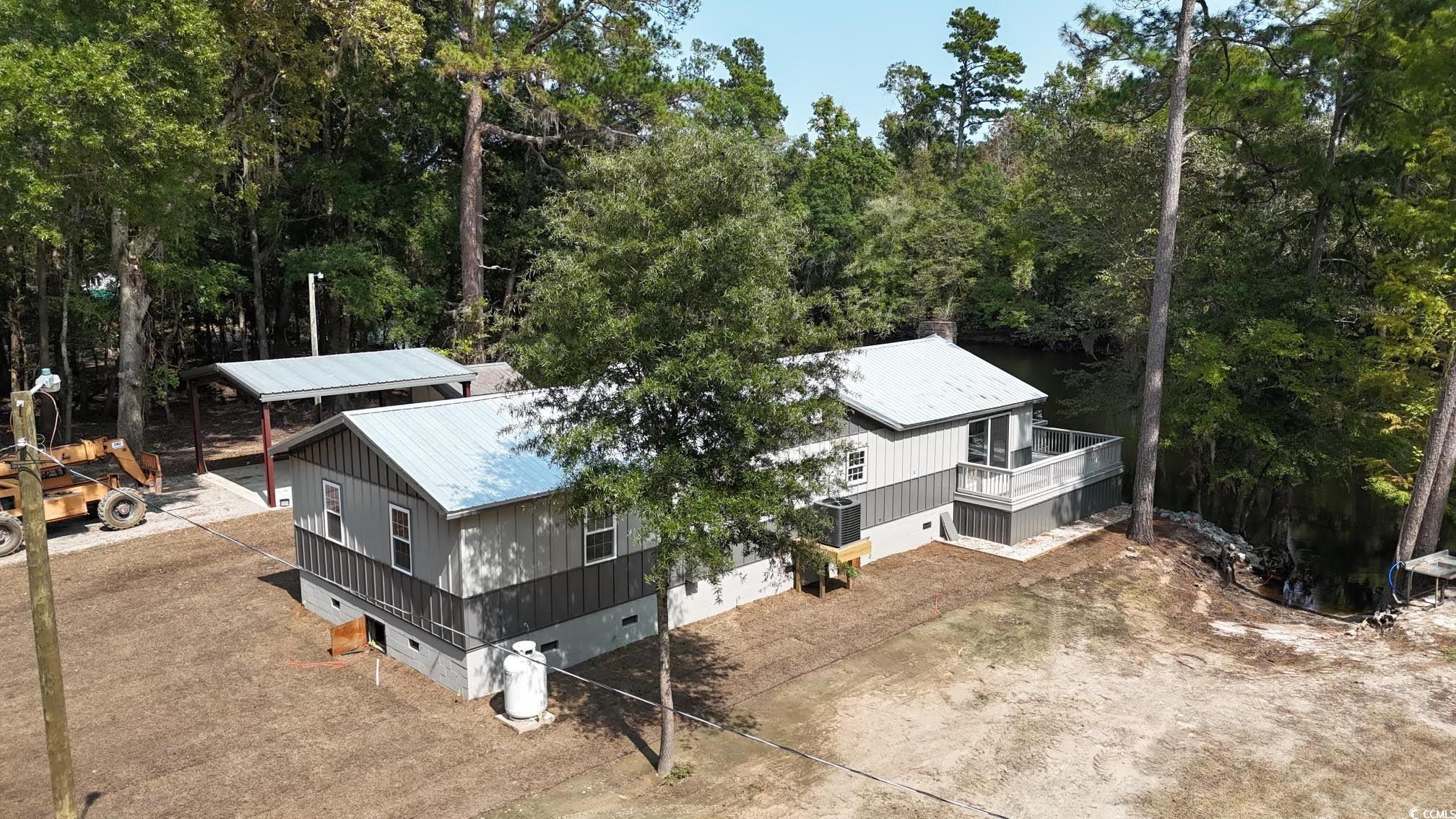 7122 Cox Lake Dr. Property Photo 7