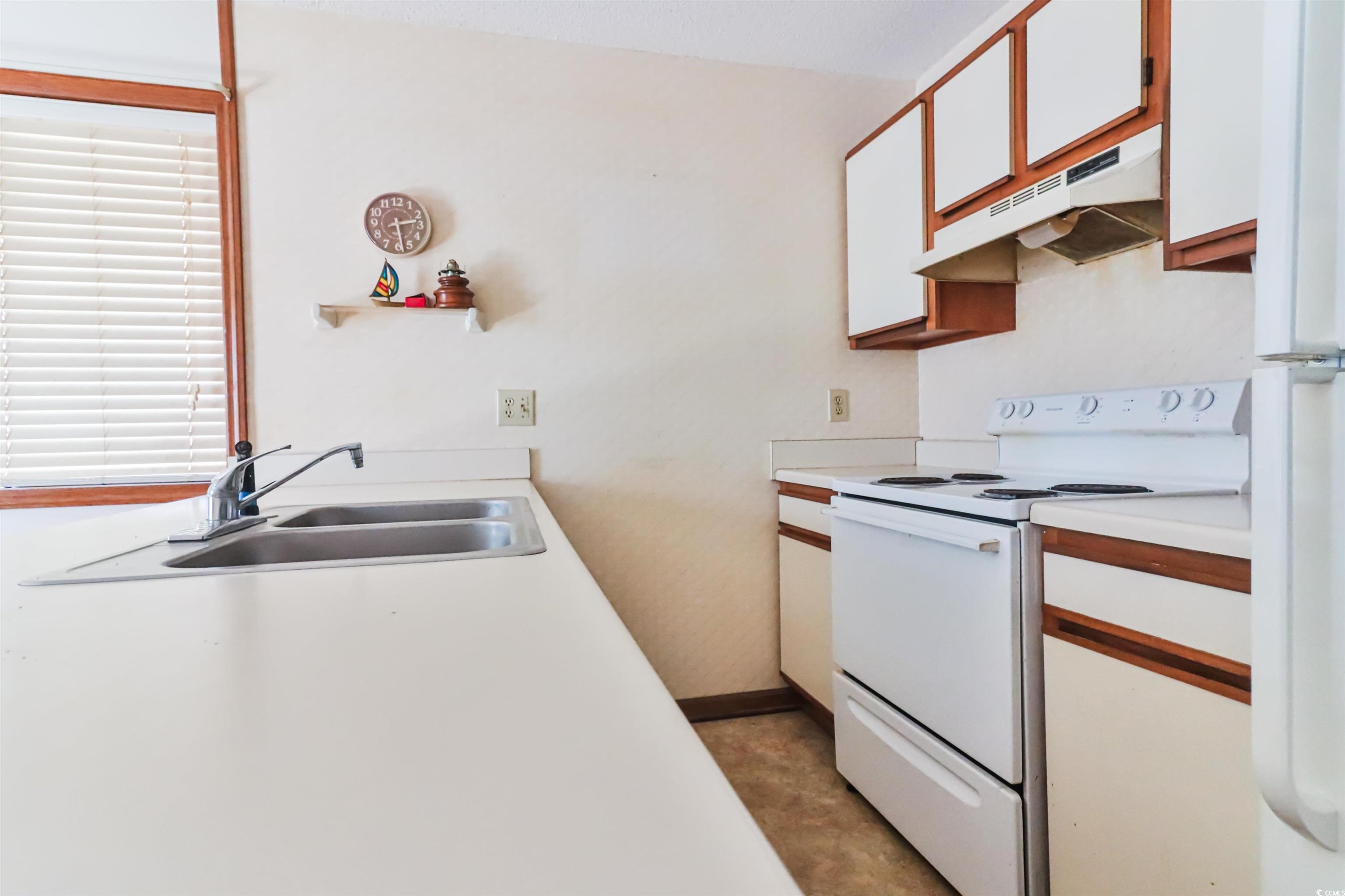 1509 N Waccamaw Dr. Property Photo 6