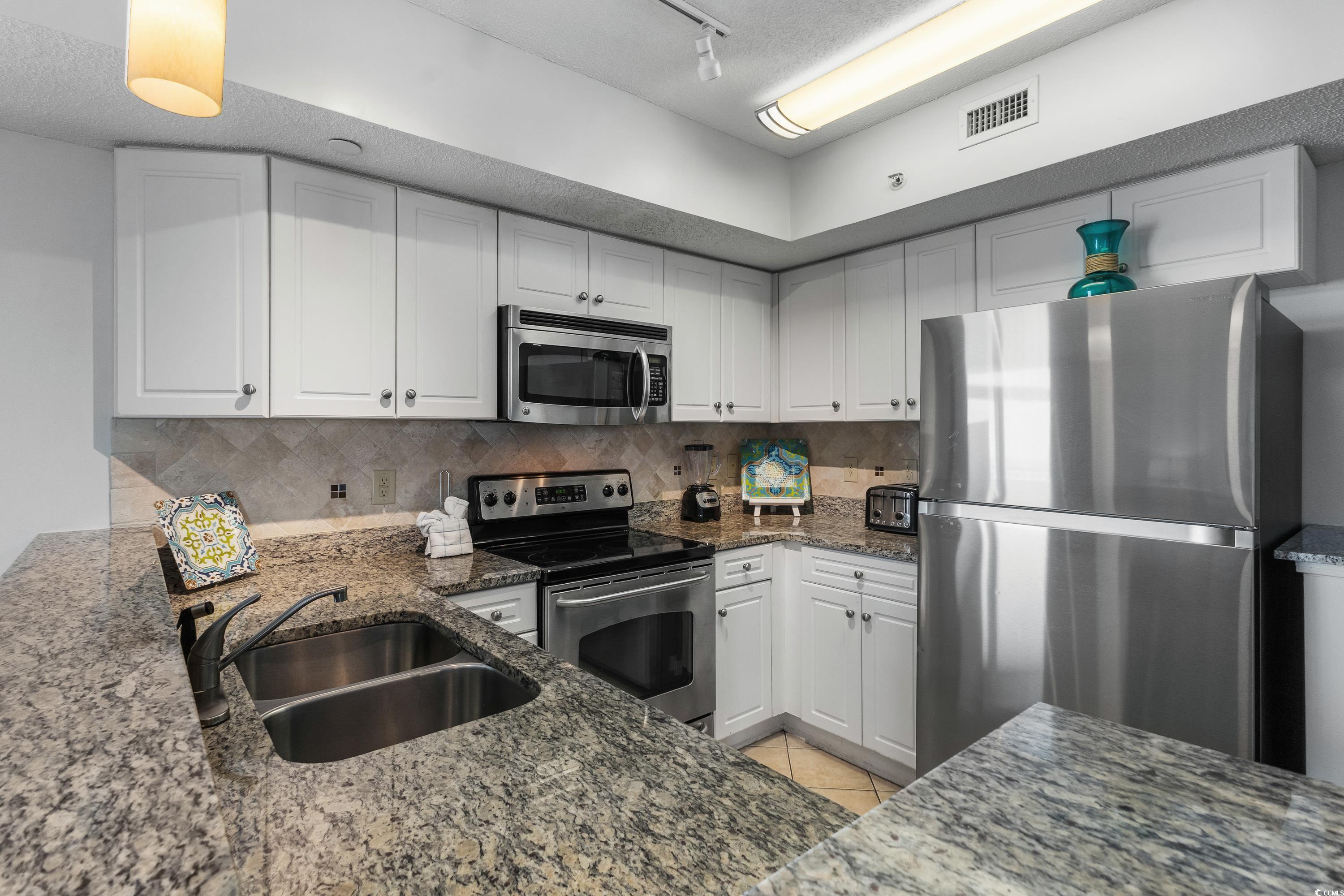 3000 N Ocean Blvd. Property Photo 15