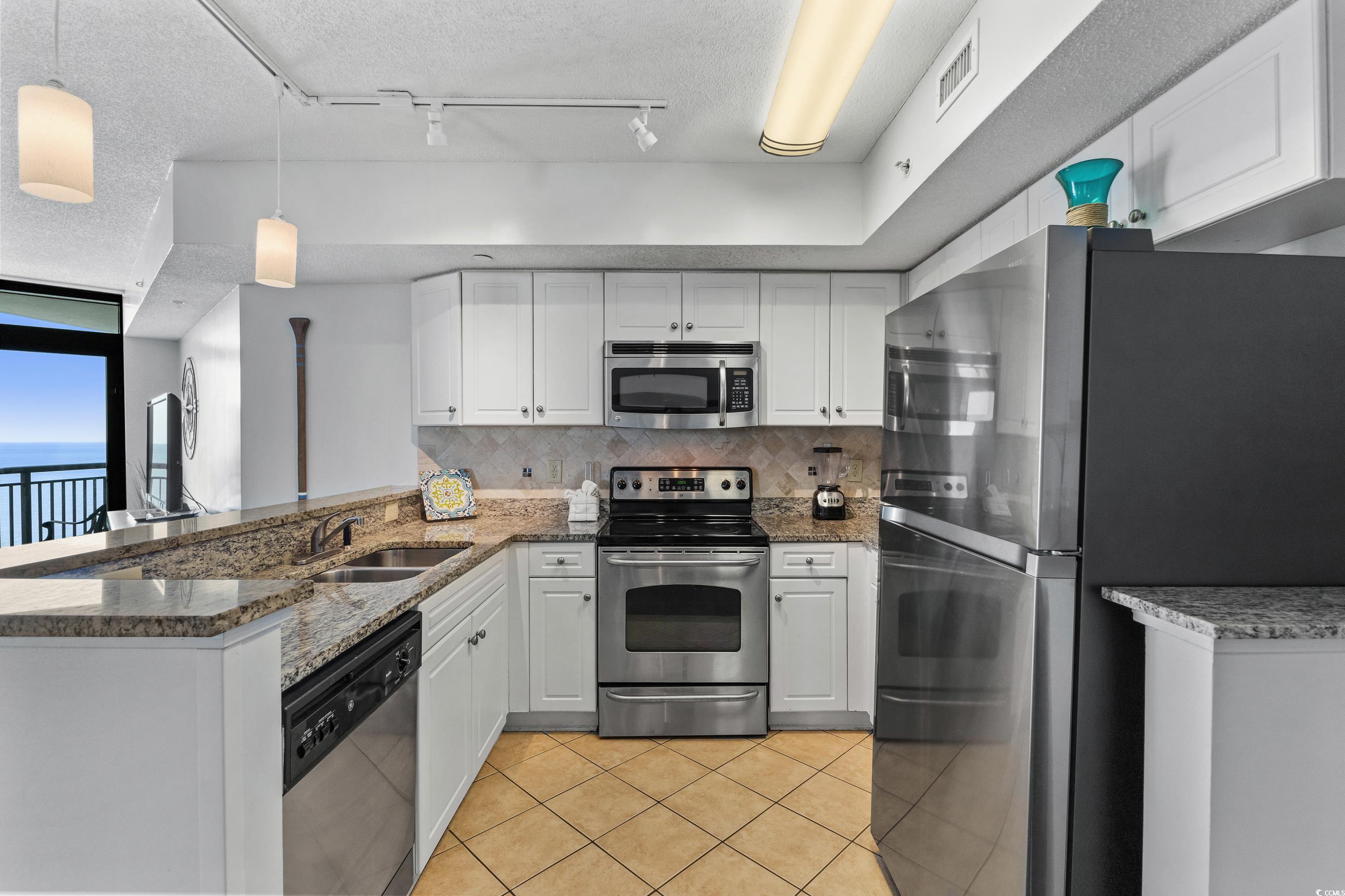 3000 N Ocean Blvd. Property Photo 16