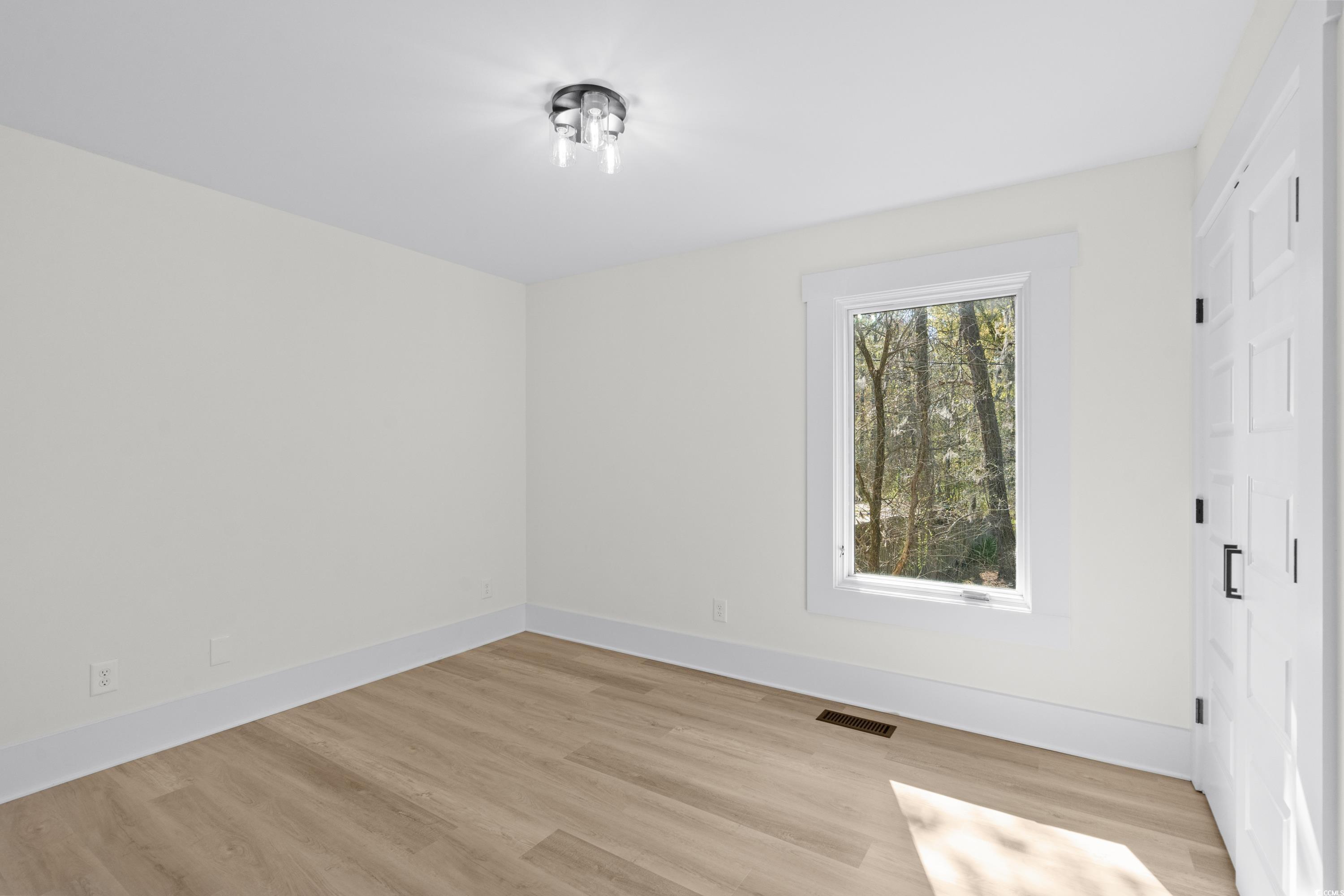 5800 Creekside Dr. Property Photo 27