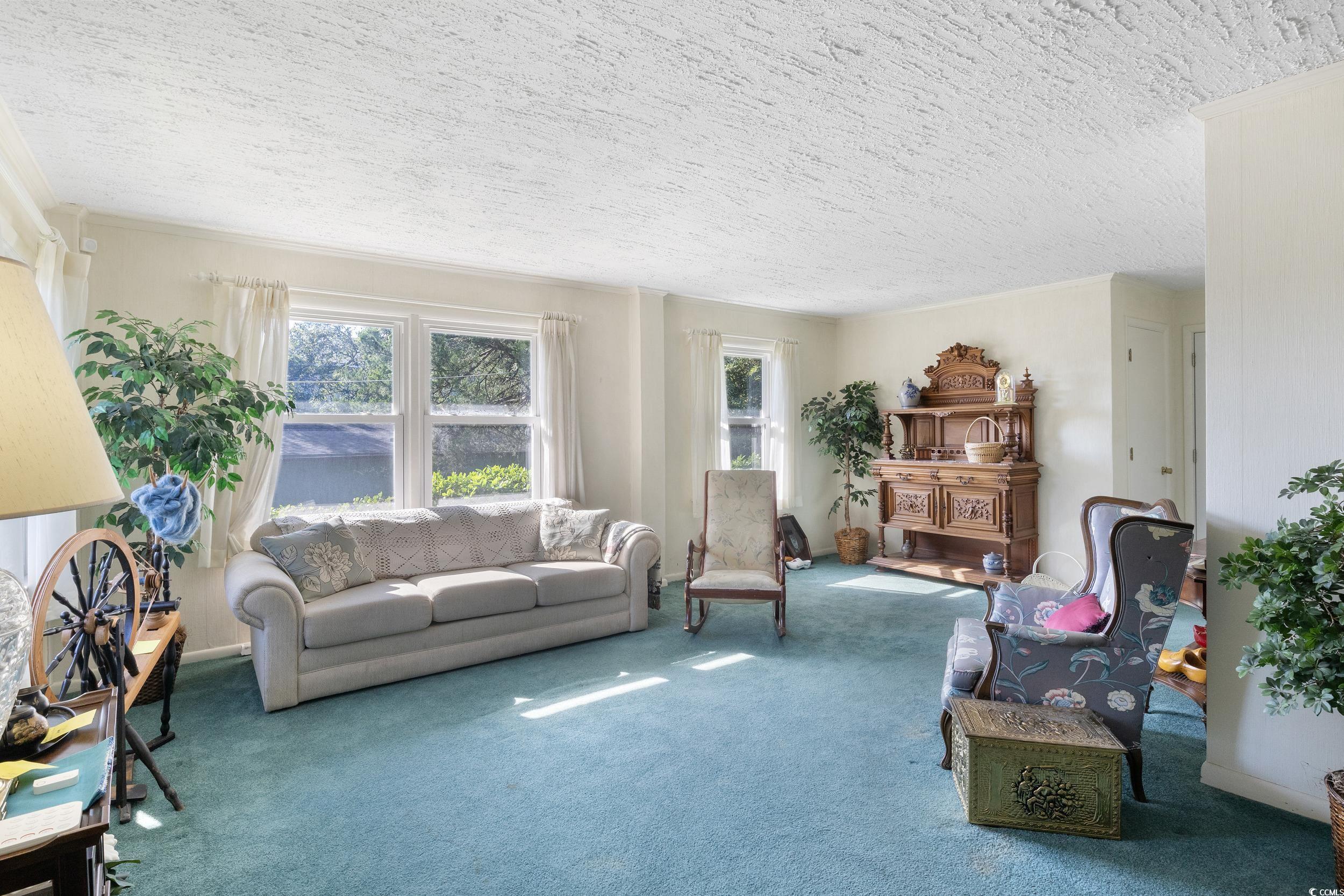 1000 Strand Ave. Property Photo 9