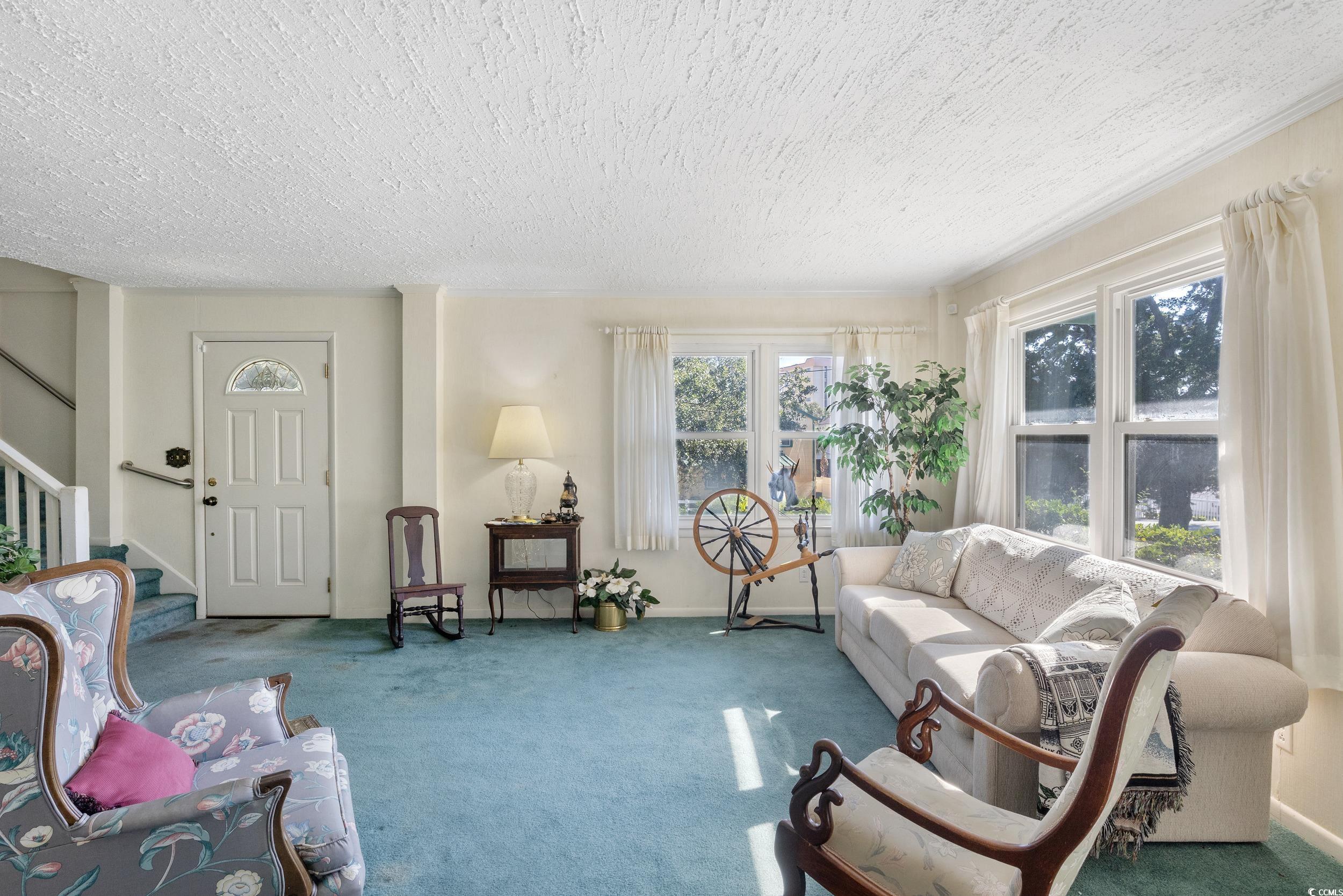 1000 Strand Ave. Property Photo 10