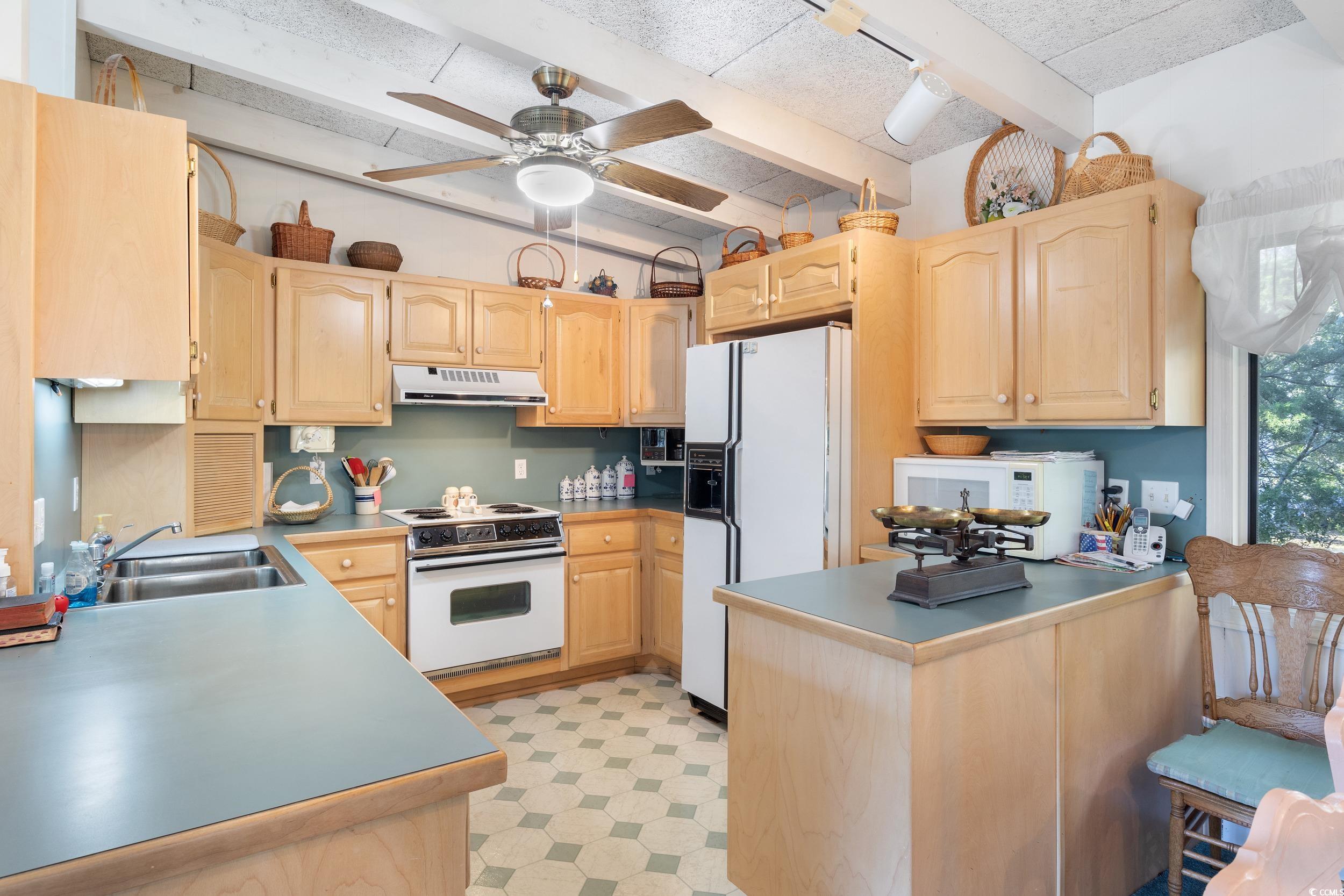 1000 Strand Ave. Property Photo 27
