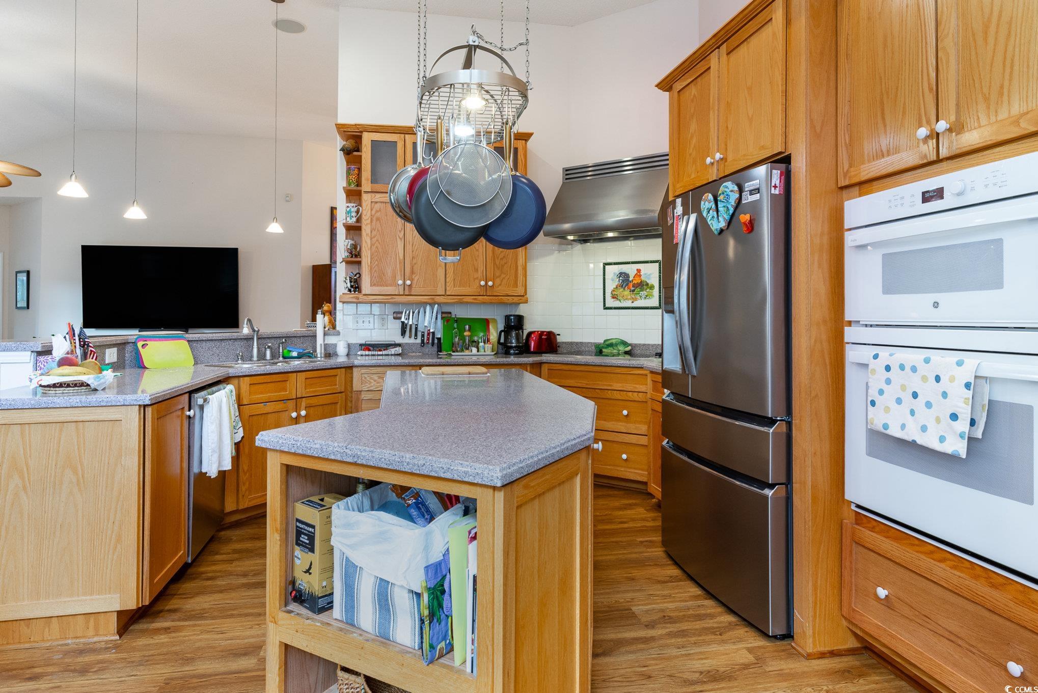 4839 Seabreeze Ln. Property Photo 5