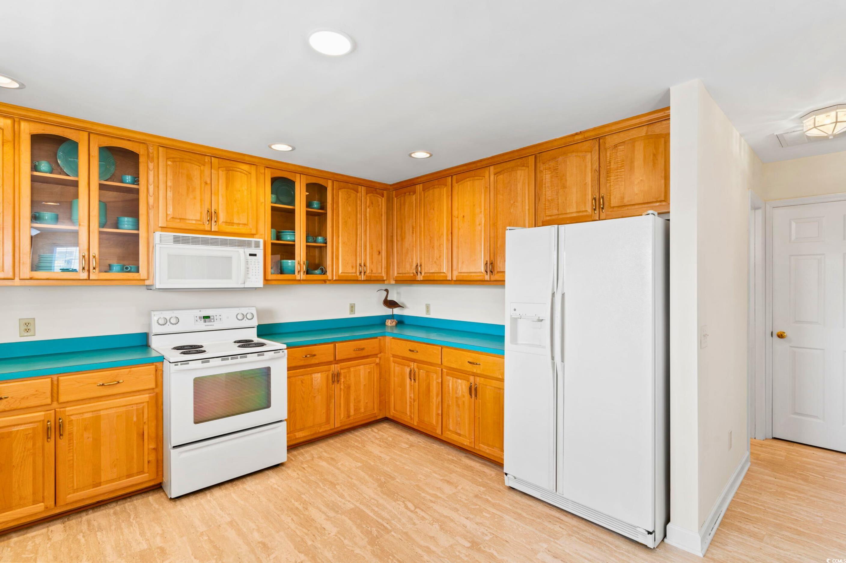 108 Burlington St. W Property Photo 7