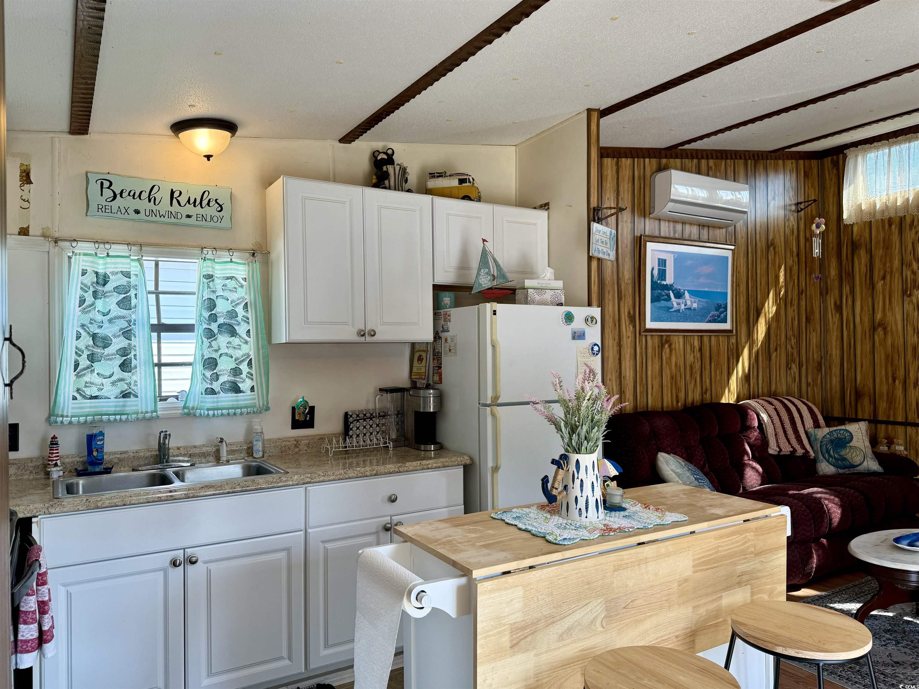 1693 Gannet Property Photo 4