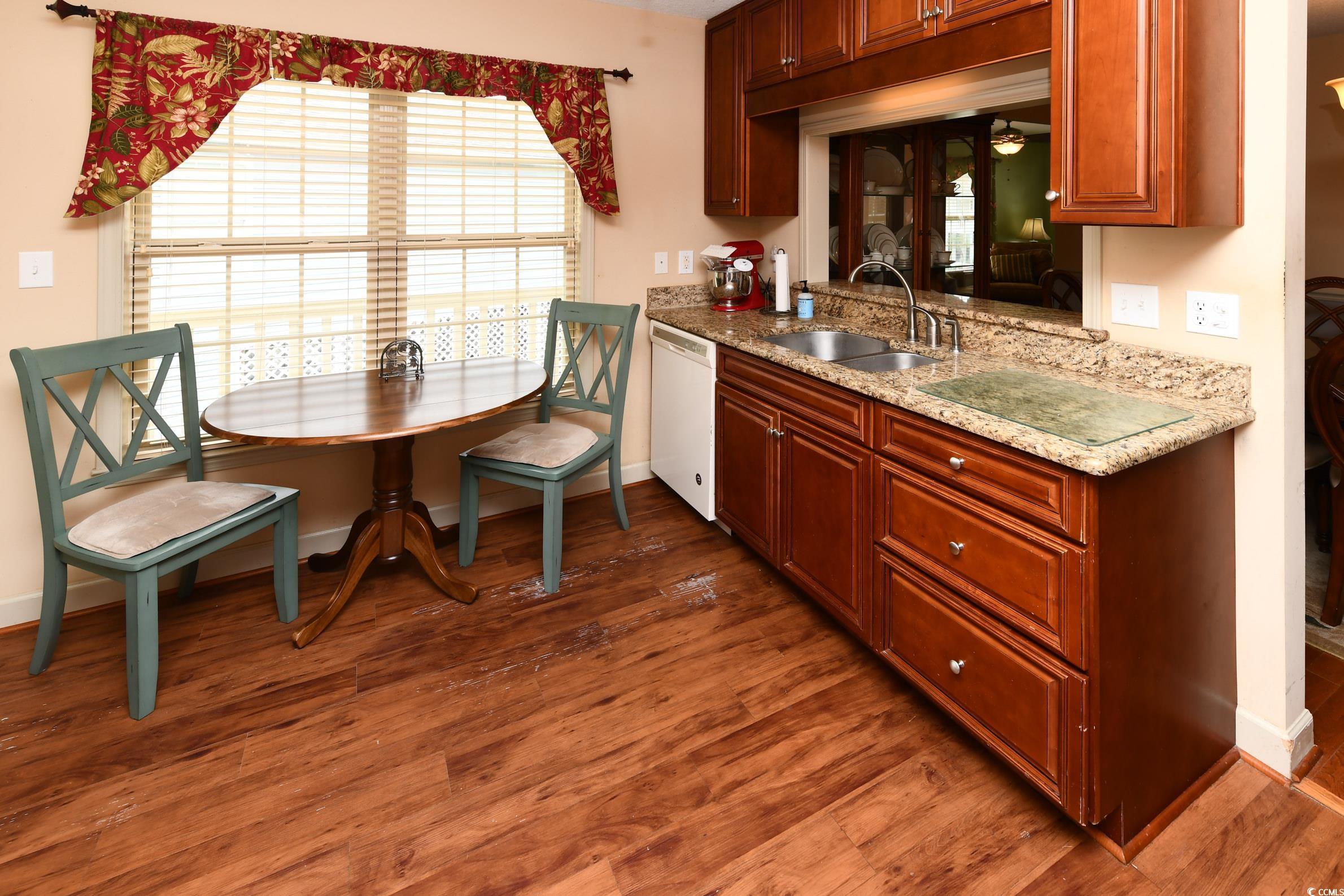 469 Bay Dr. Property Photo 4