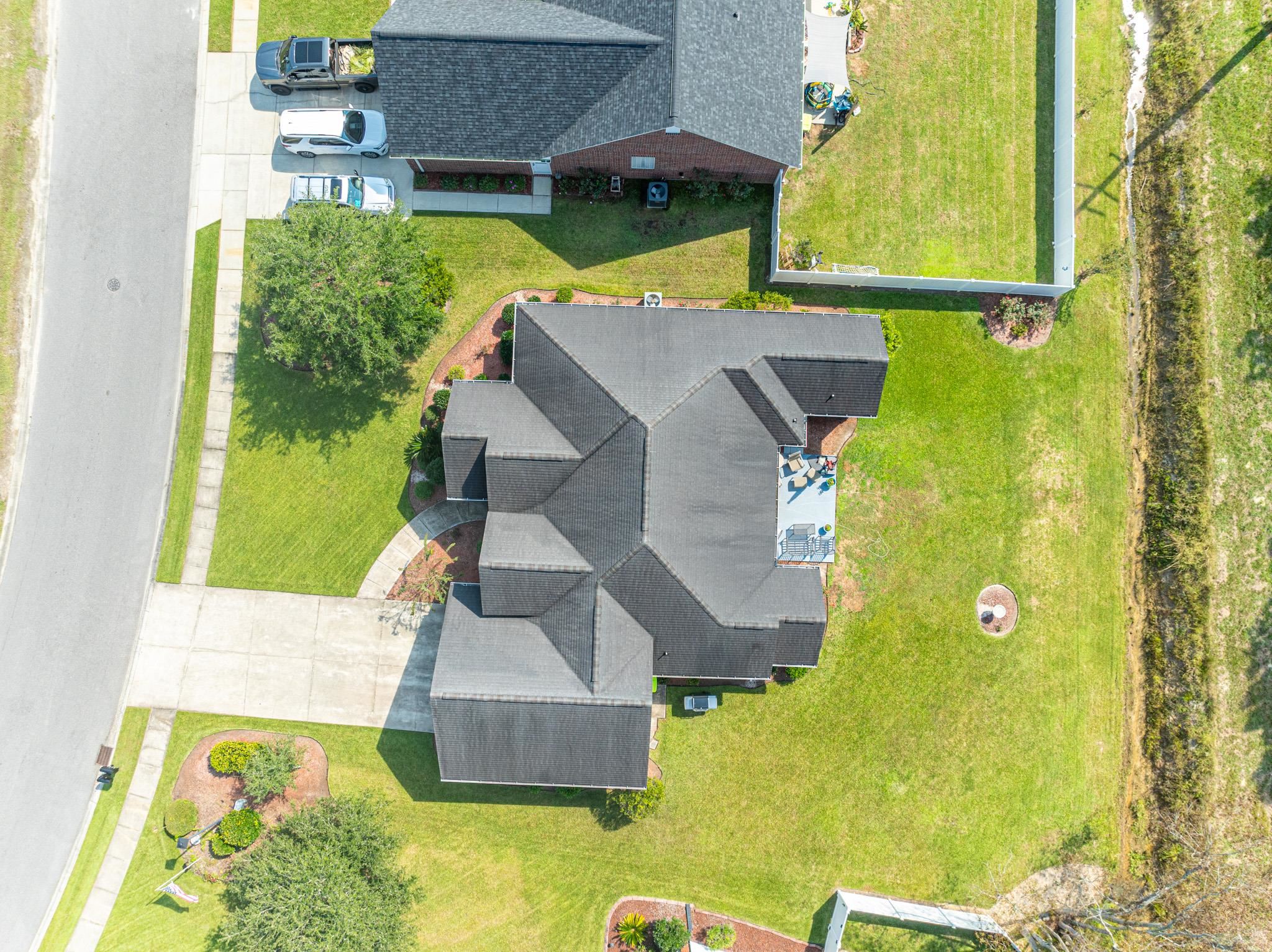 3665 Kingsley Dr. Property Photo 3