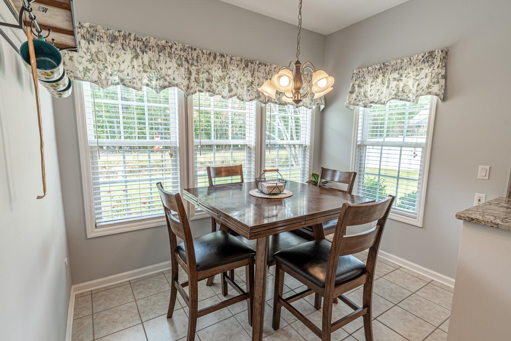 3665 Kingsley Dr. Property Photo 11