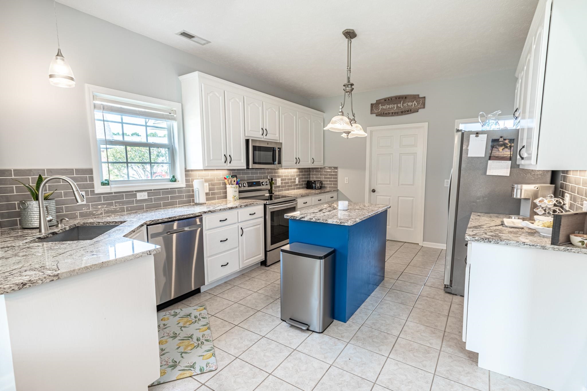3665 Kingsley Dr. Property Photo 12
