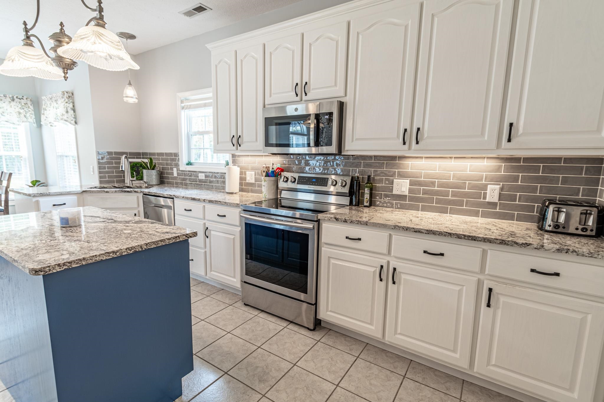 3665 Kingsley Dr. Property Photo 14