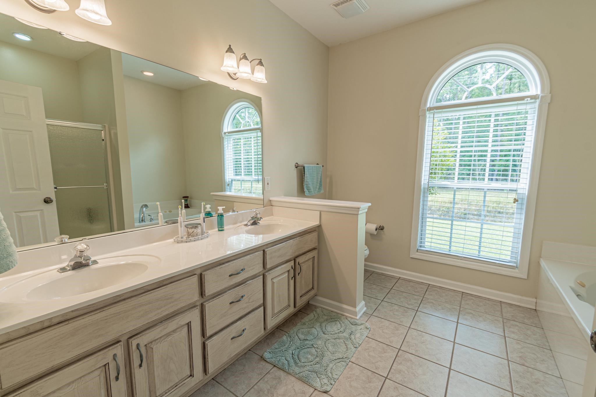 3665 Kingsley Dr. Property Photo 21
