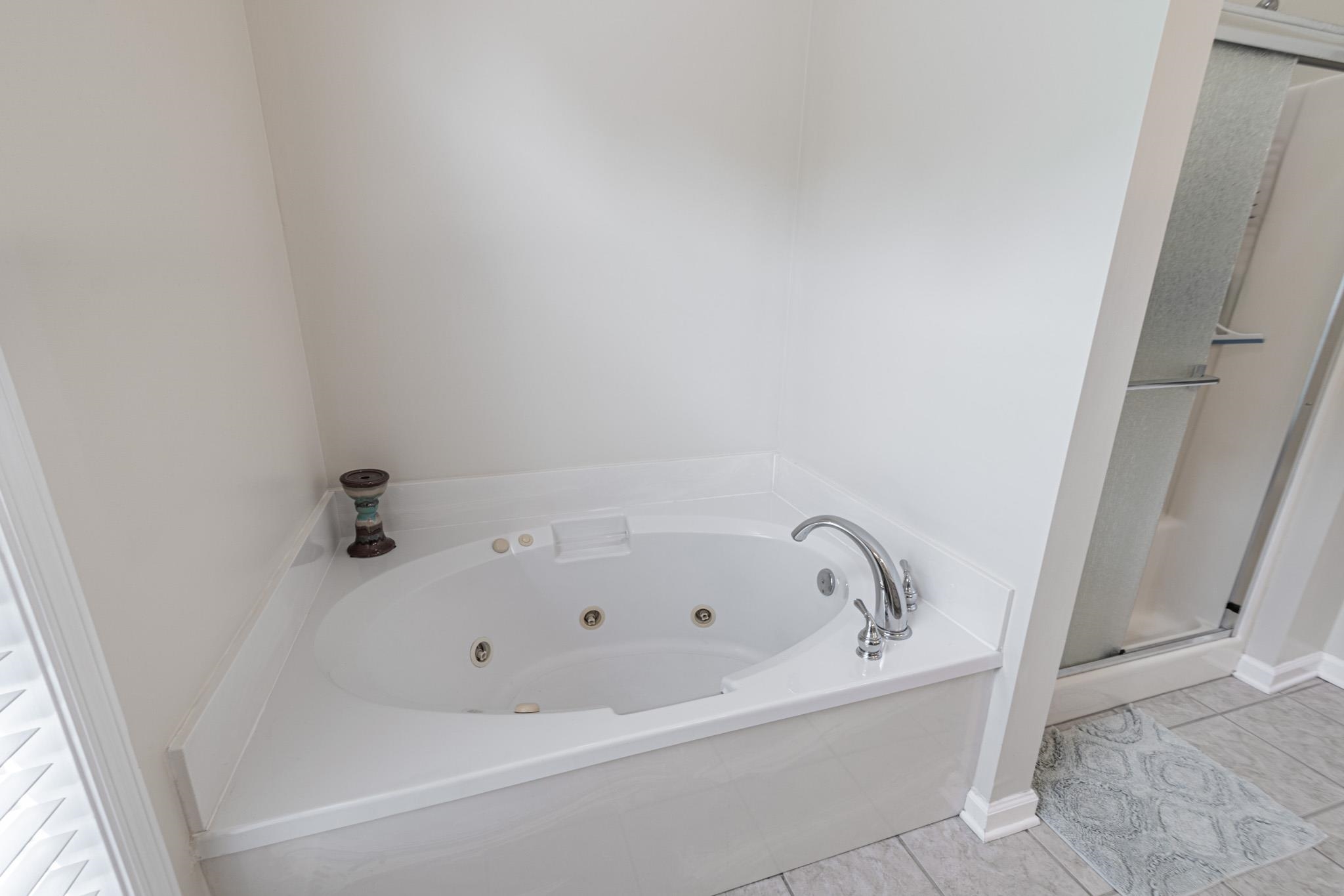 3665 Kingsley Dr. Property Photo 23
