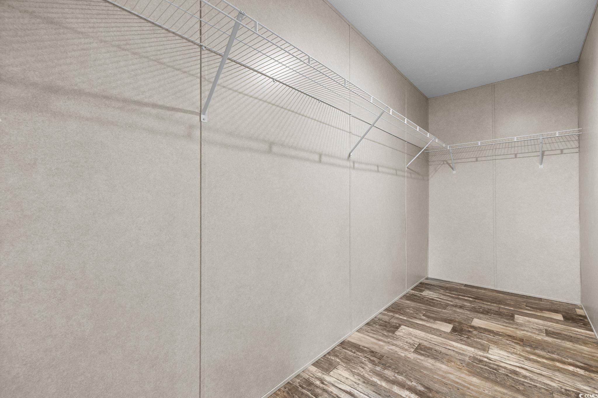 215 Eva Dr. Property Photo 6
