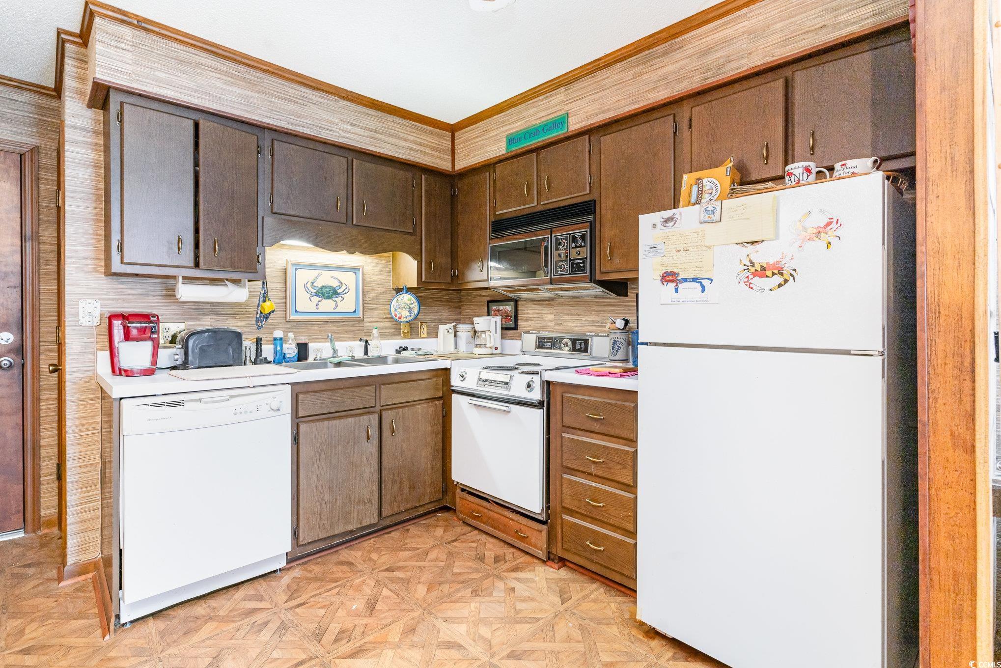 1582 S Waccamaw Dr. Property Photo 3