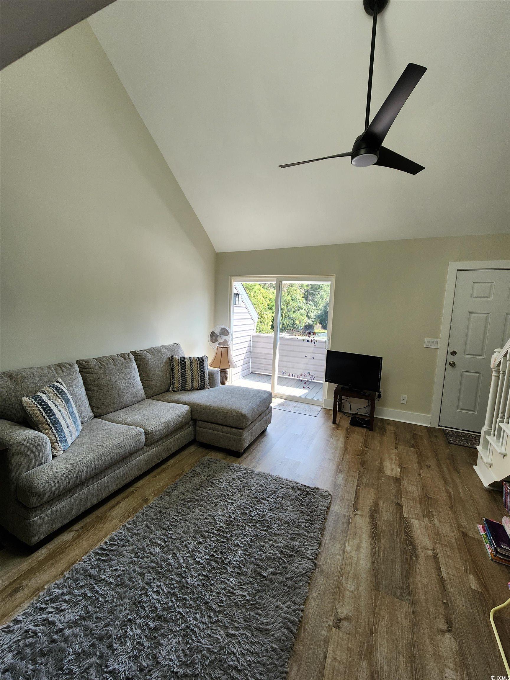 421 Cambridge Circle Property Photo 4