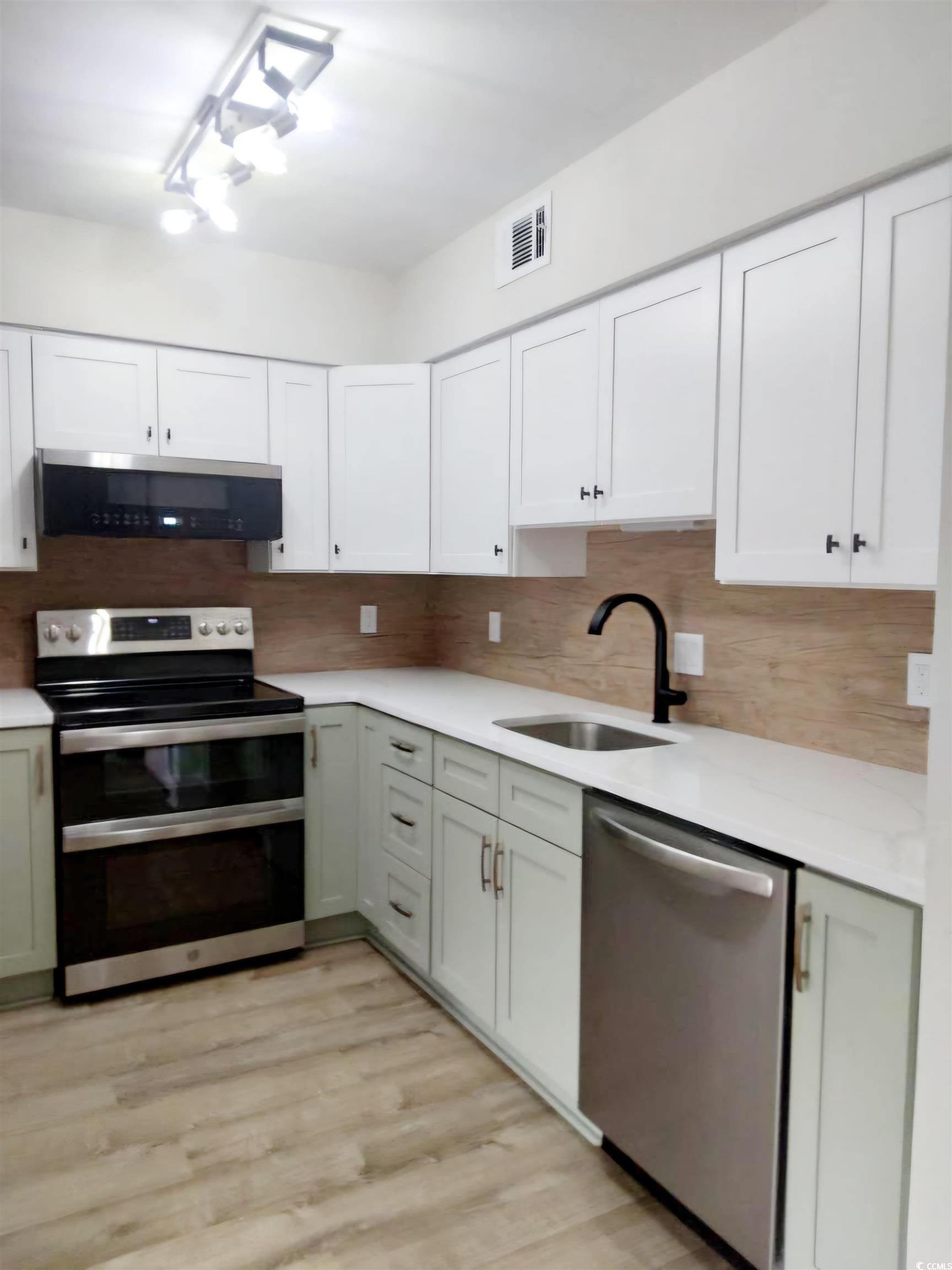 421 Cambridge Circle Property Photo 10