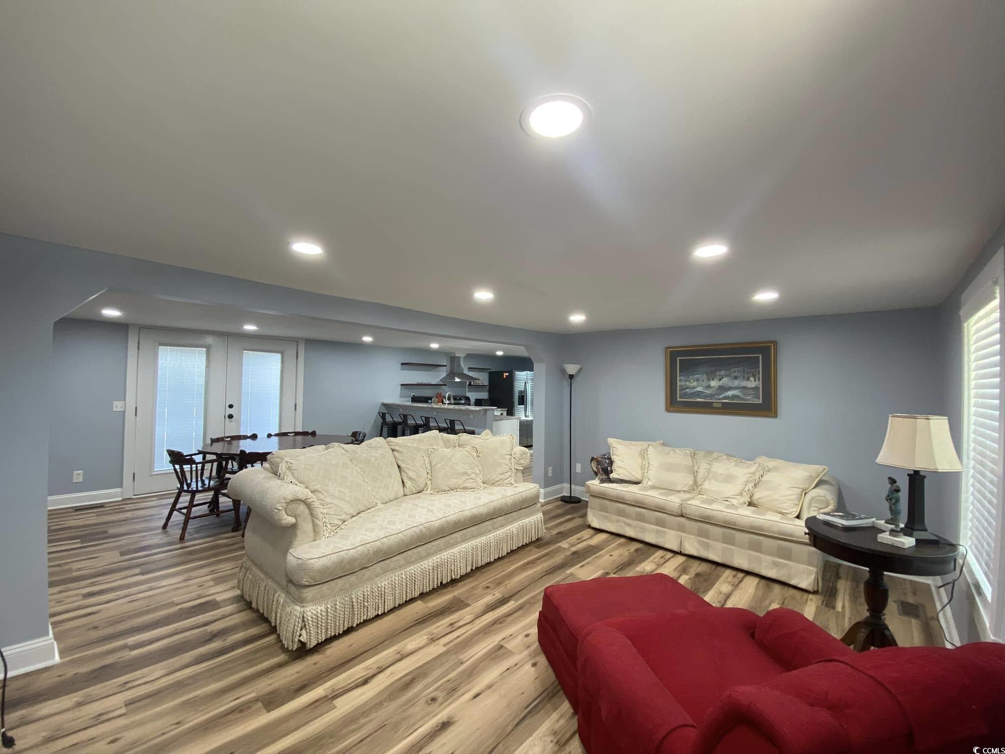 1044 Levi St. Property Photo 4