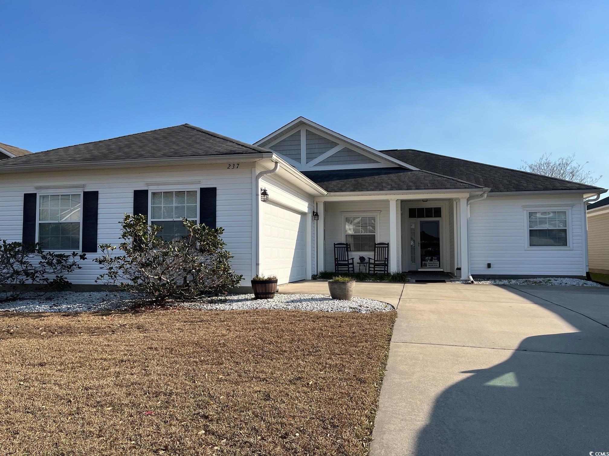 237 Cloverleaf Dr. Property Photo 1