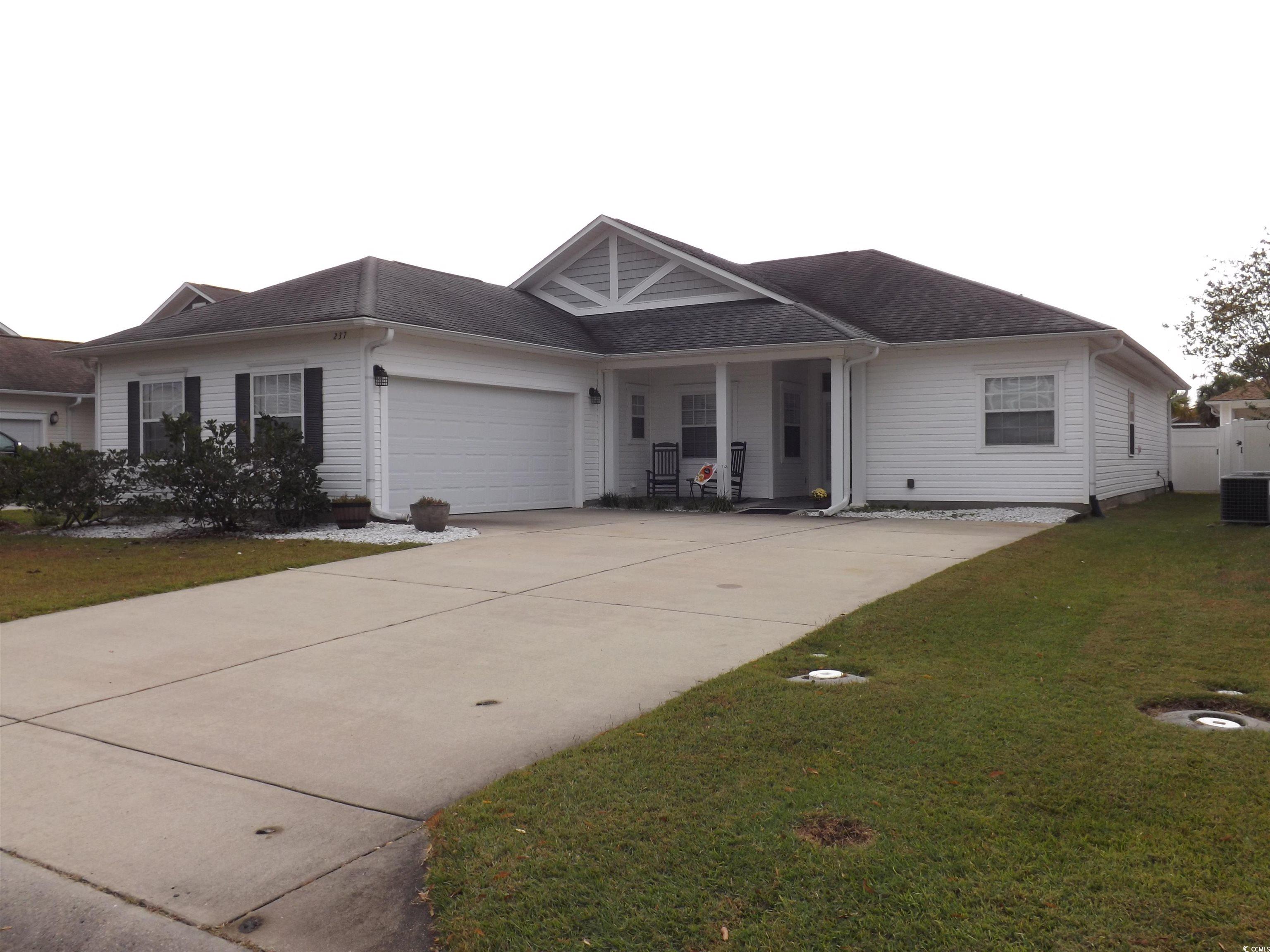 237 Cloverleaf Dr. Property Photo 2