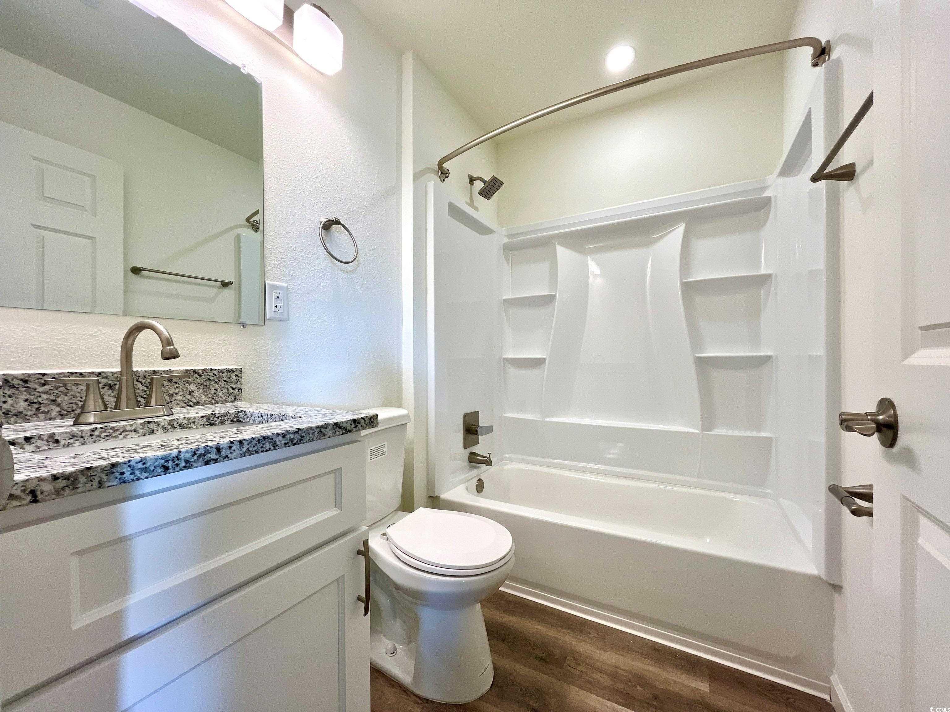 9661 Shore Dr. Property Photo 17