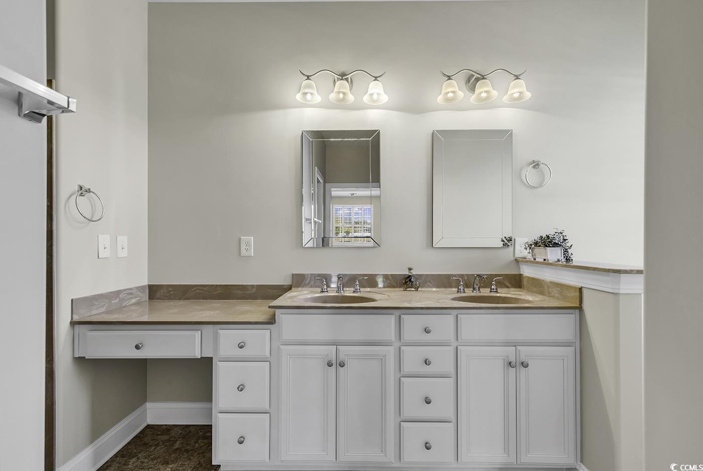 217 Southern Breezes Circle Property Photo 17