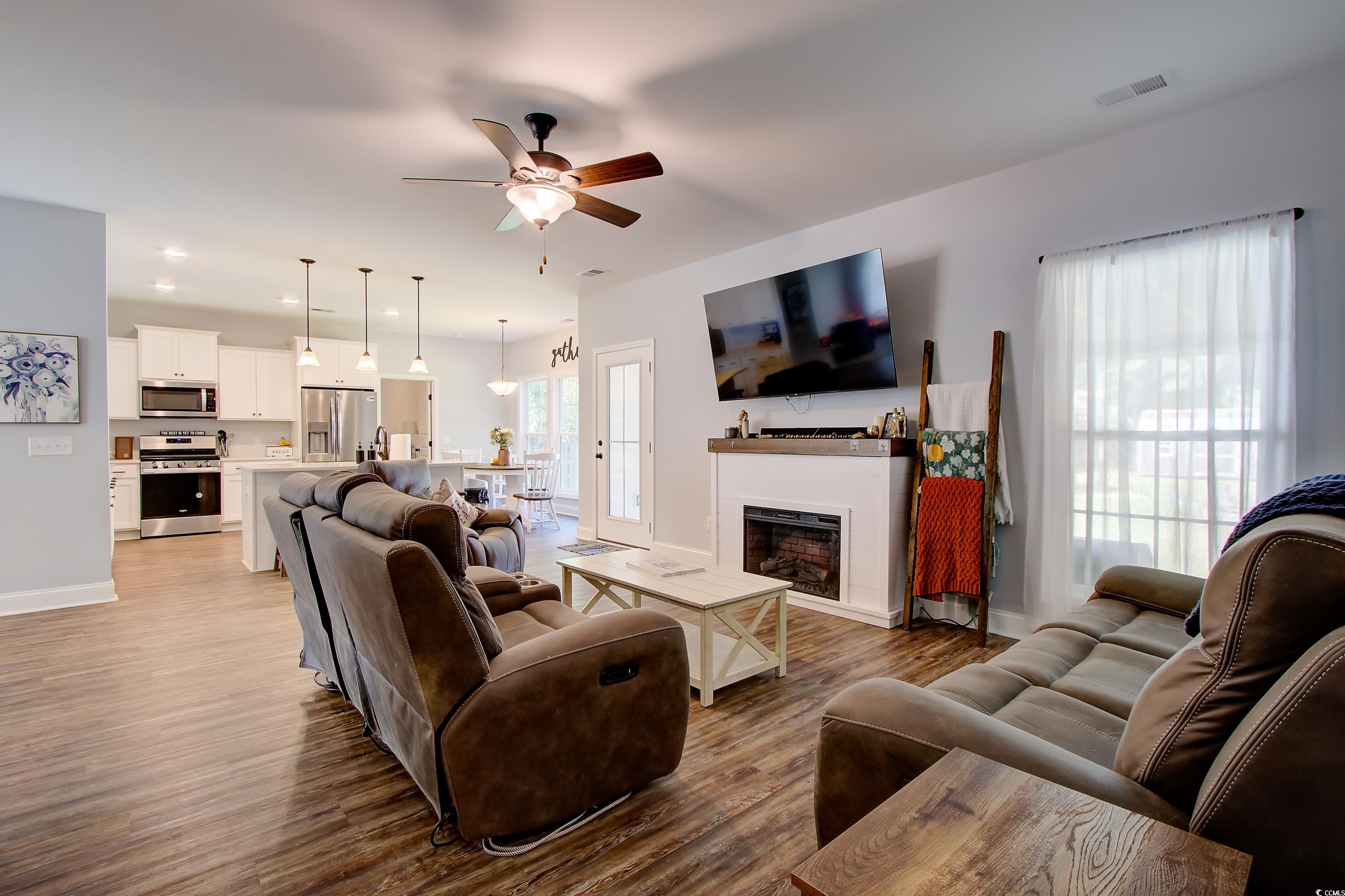 1746 Pierpont Ave. Property Photo 8