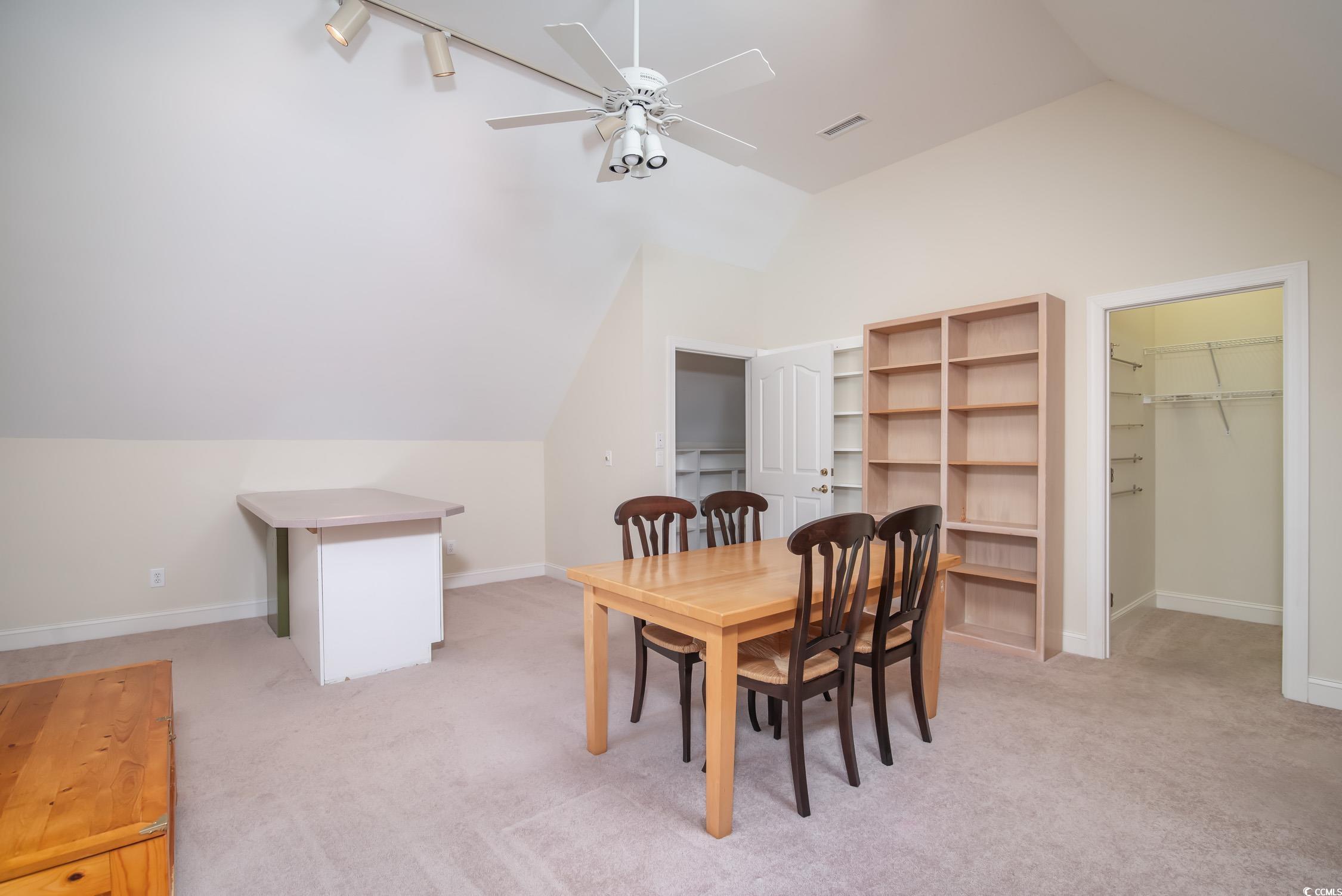 1495 Hawthorn Dr. Property Photo 17