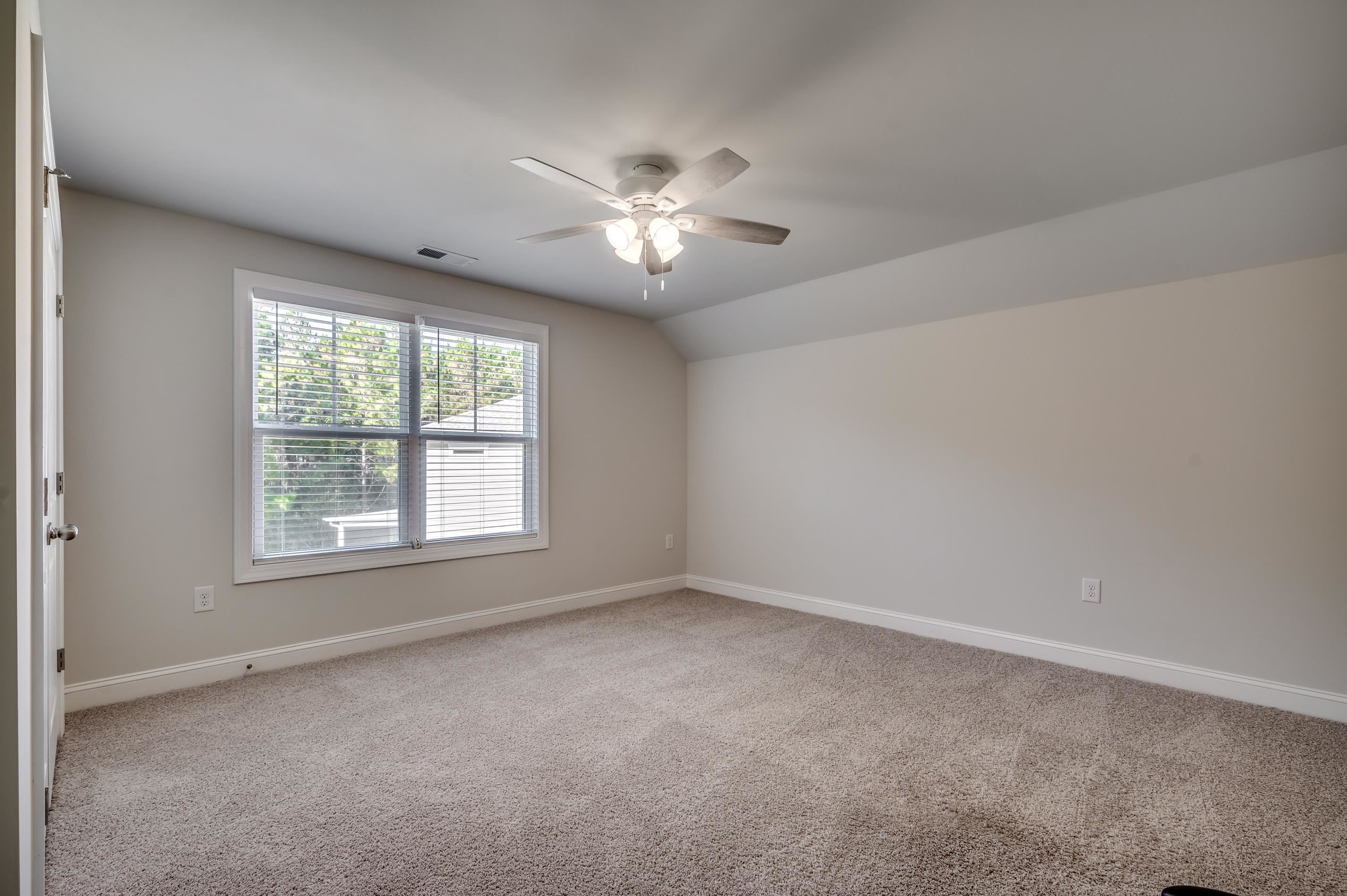 112 Zoysia Grass Ct Property Photo 29