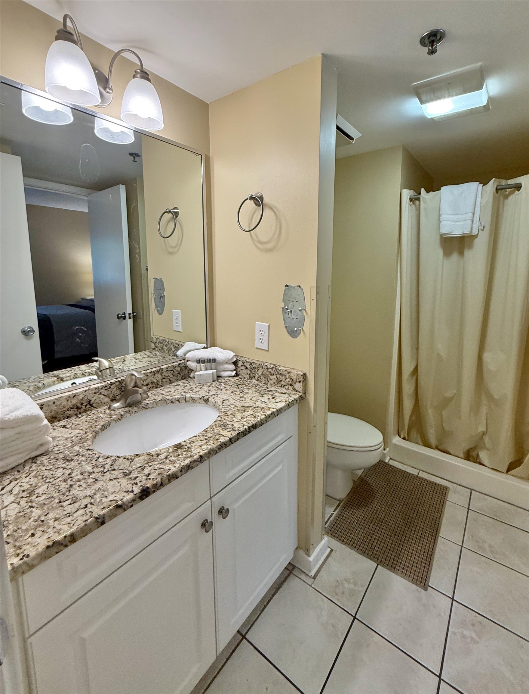 410 Melrose Pl. Property Photo 41