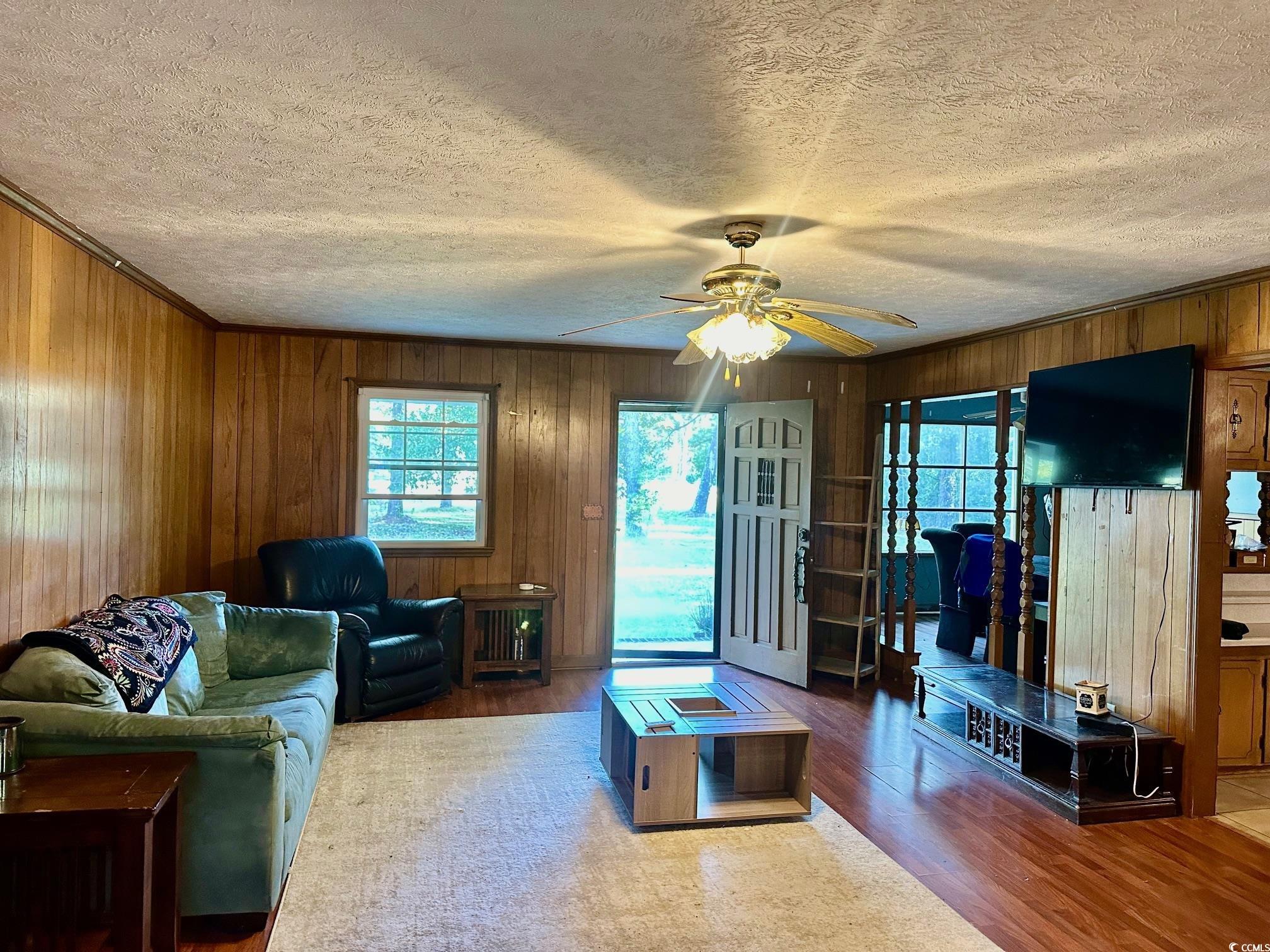 1064 Heritage Rd. Property Photo 2