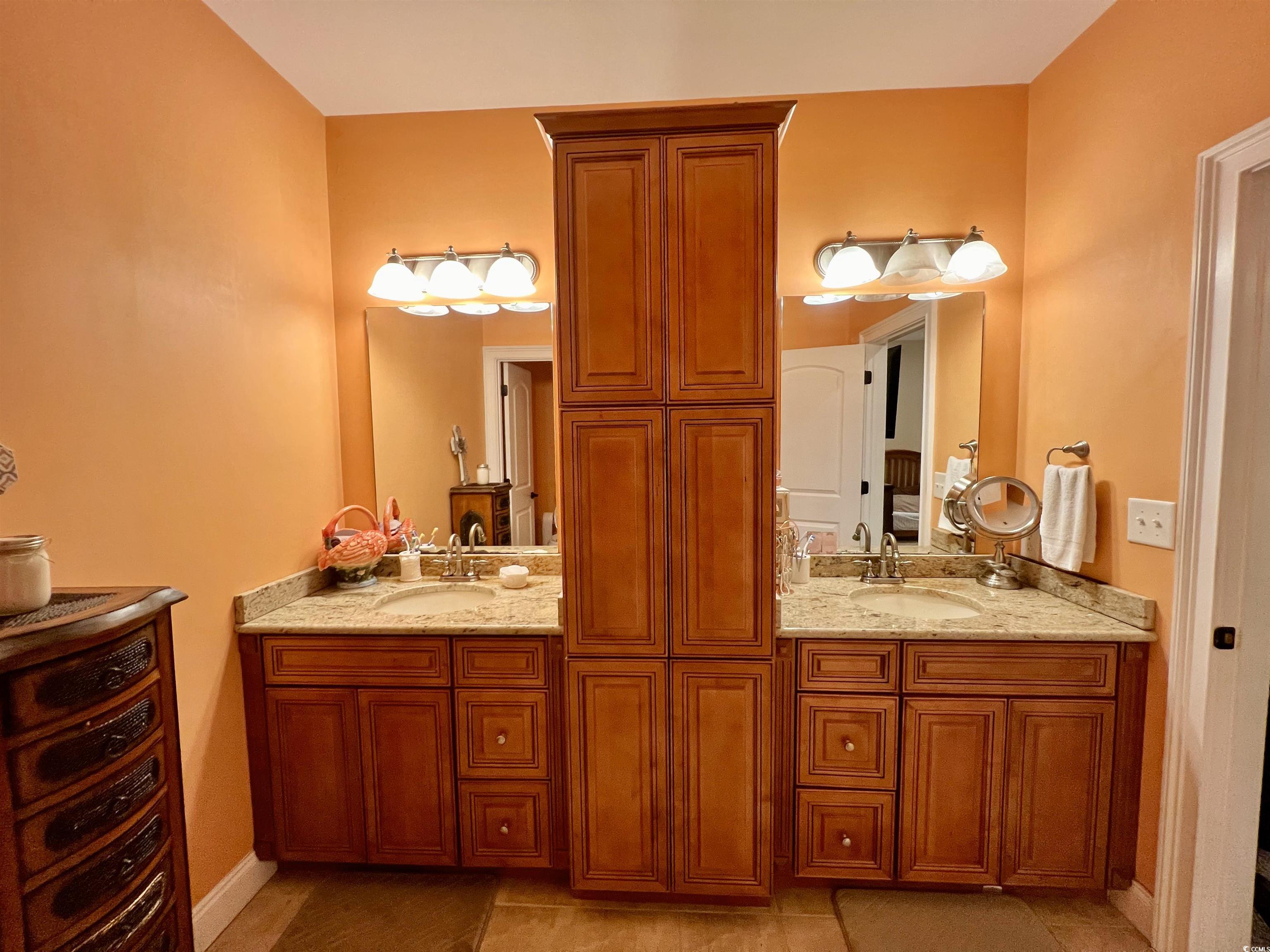 2347 Devine St. Property Photo 15